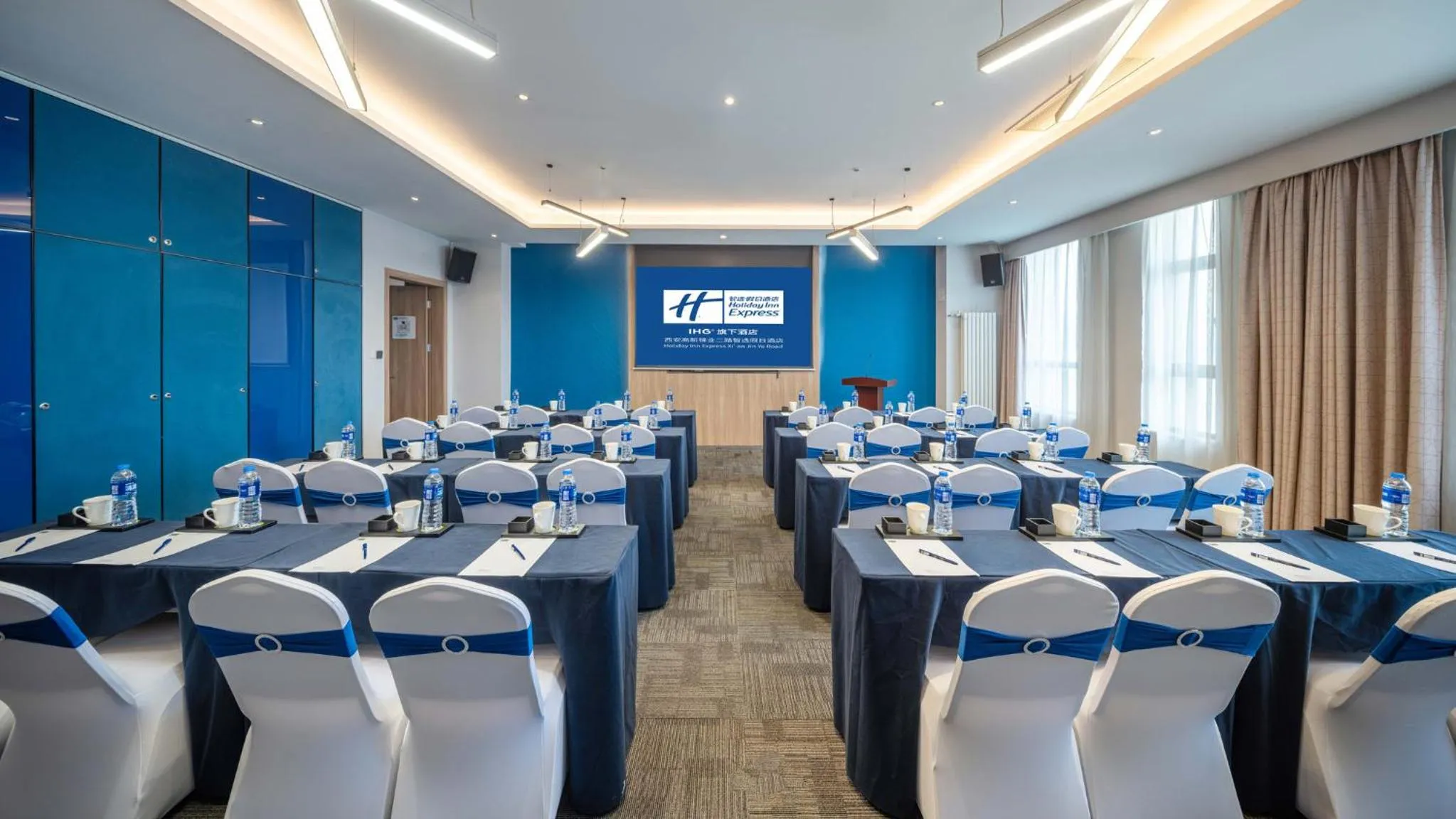 Meeting/conference room, Banquet Facilities in Holiday Inn Express Xi'an West, an IHG Hotel