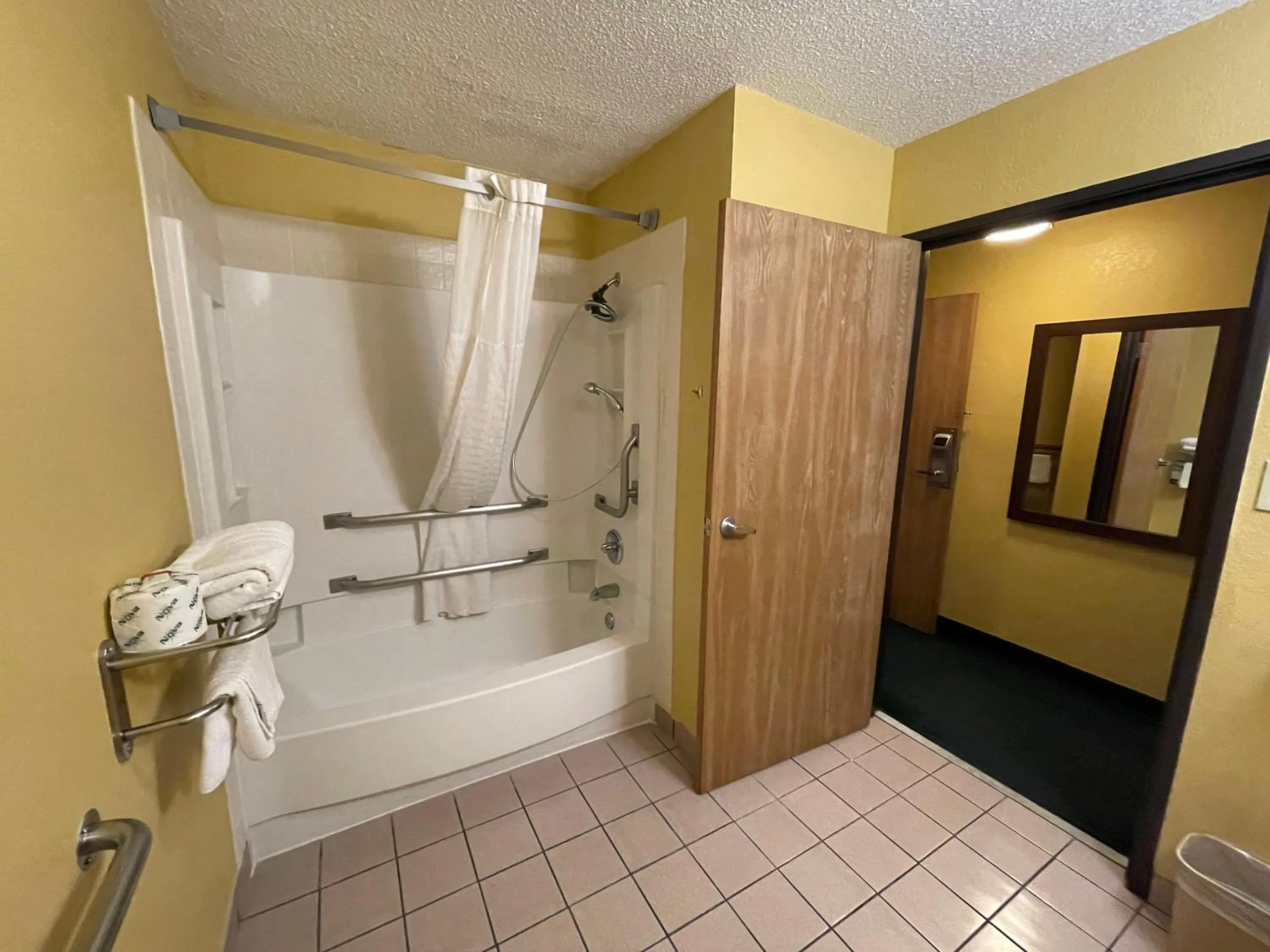 Bathroom in Super 8 by Wyndham Van Buren/Ft. Smith Area