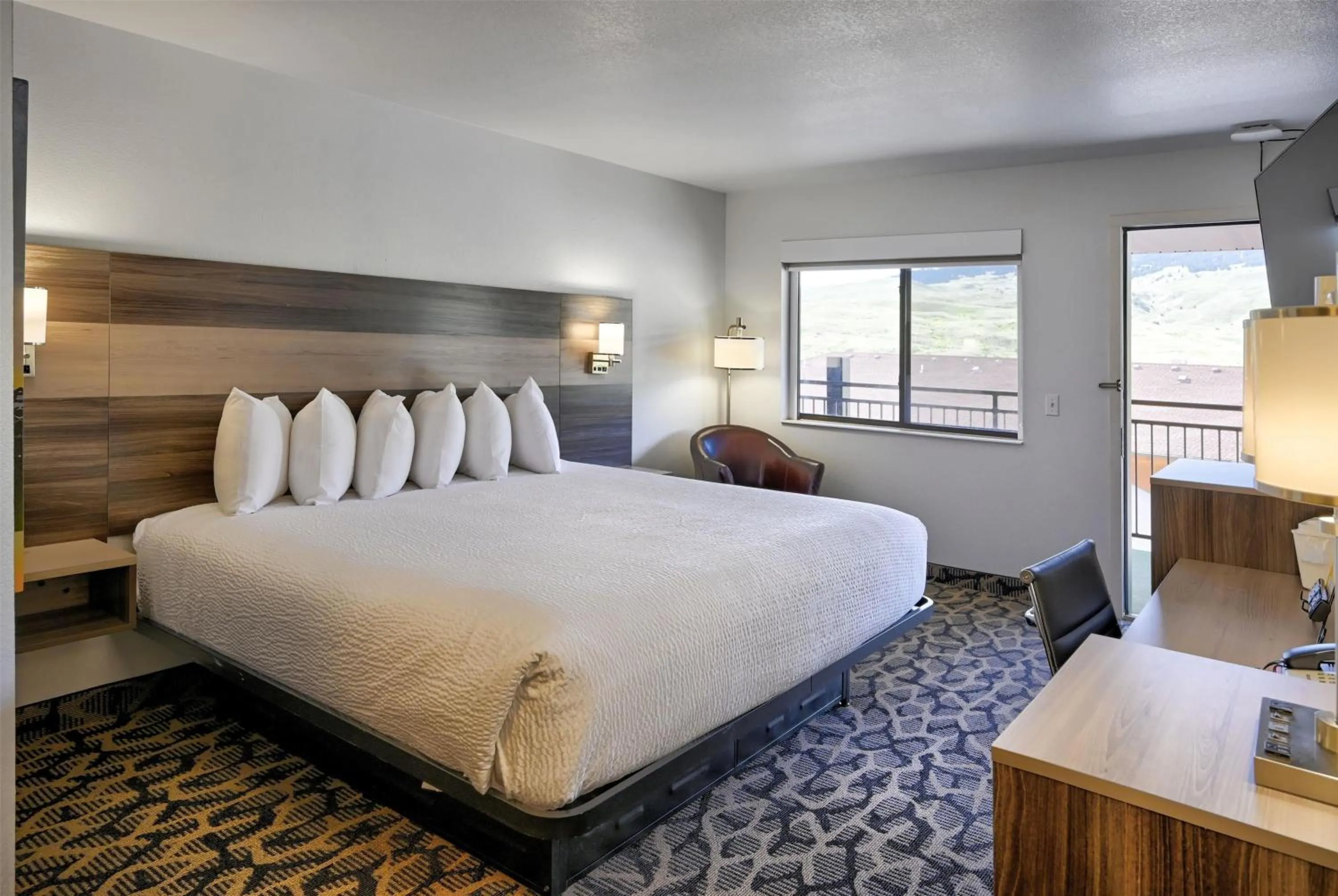 Photo of the whole room, Bed in Travelodge by Wyndham Gardiner Yellowstone Park North Entr