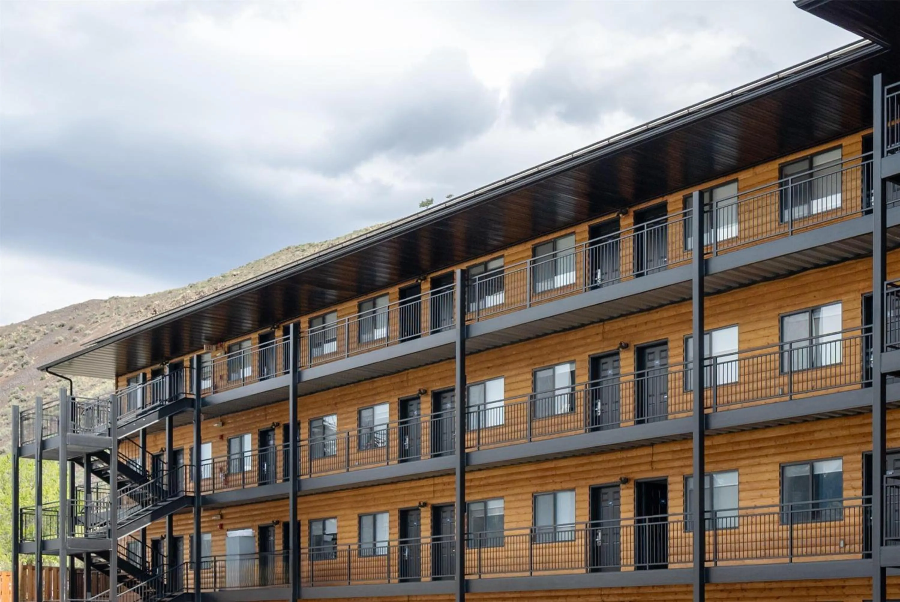 Property building in Travelodge by Wyndham Gardiner Yellowstone Park North Entr