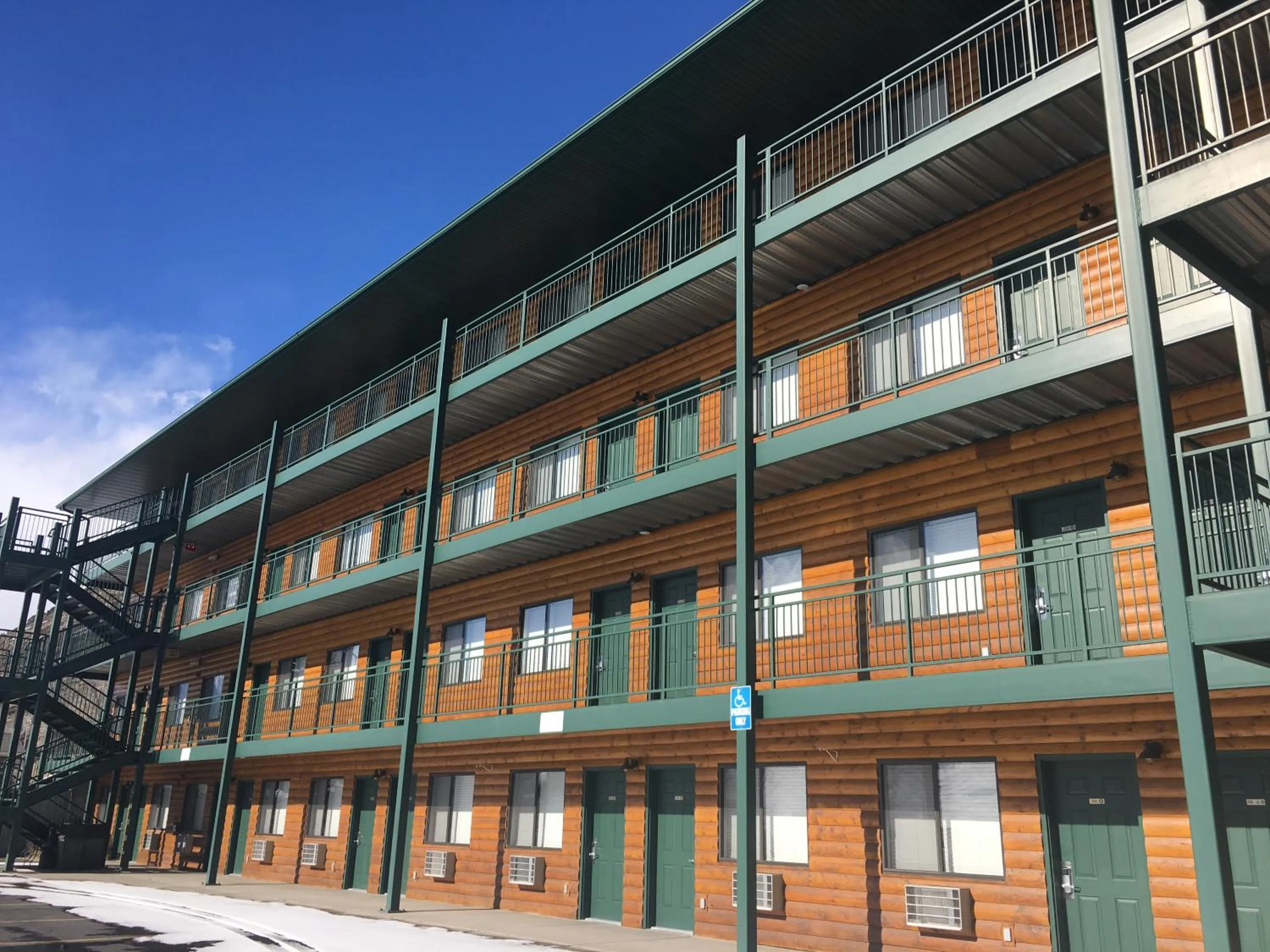 Property building in Travelodge by Wyndham Gardiner Yellowstone Park North Entr