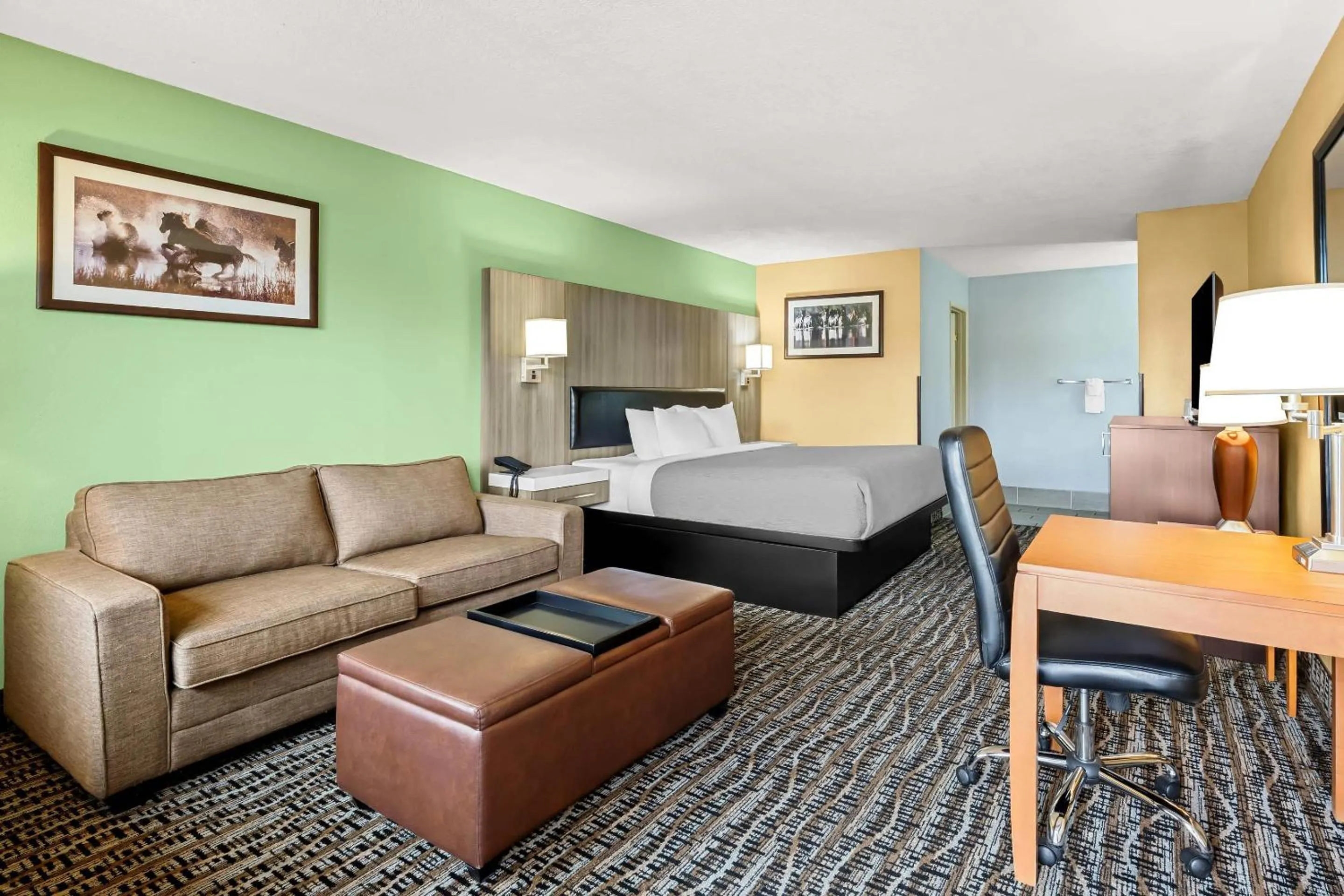 Bedroom, Bed in Quality Inn