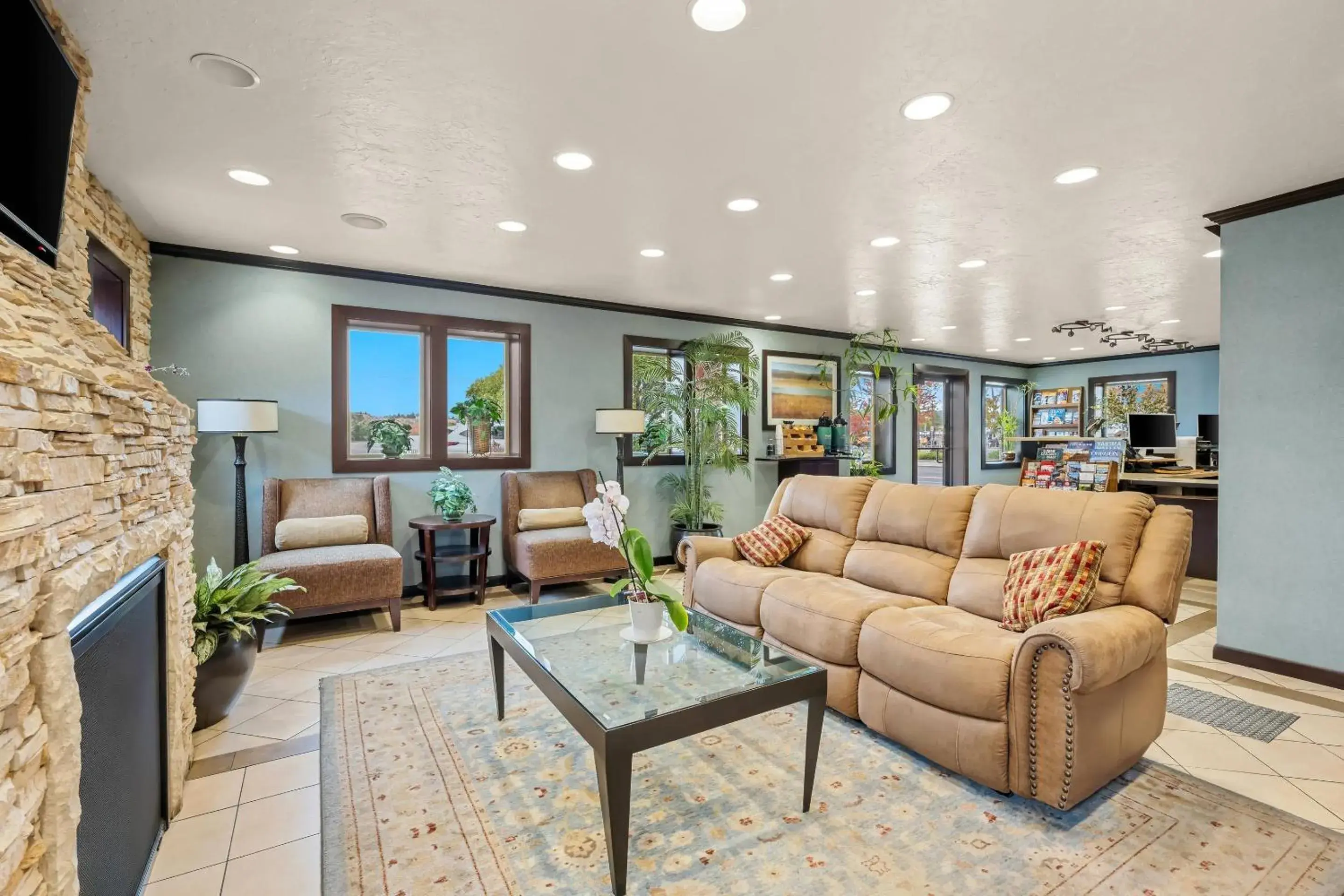 Lobby or reception in Quality Inn Lobby or reception in Quality Inn