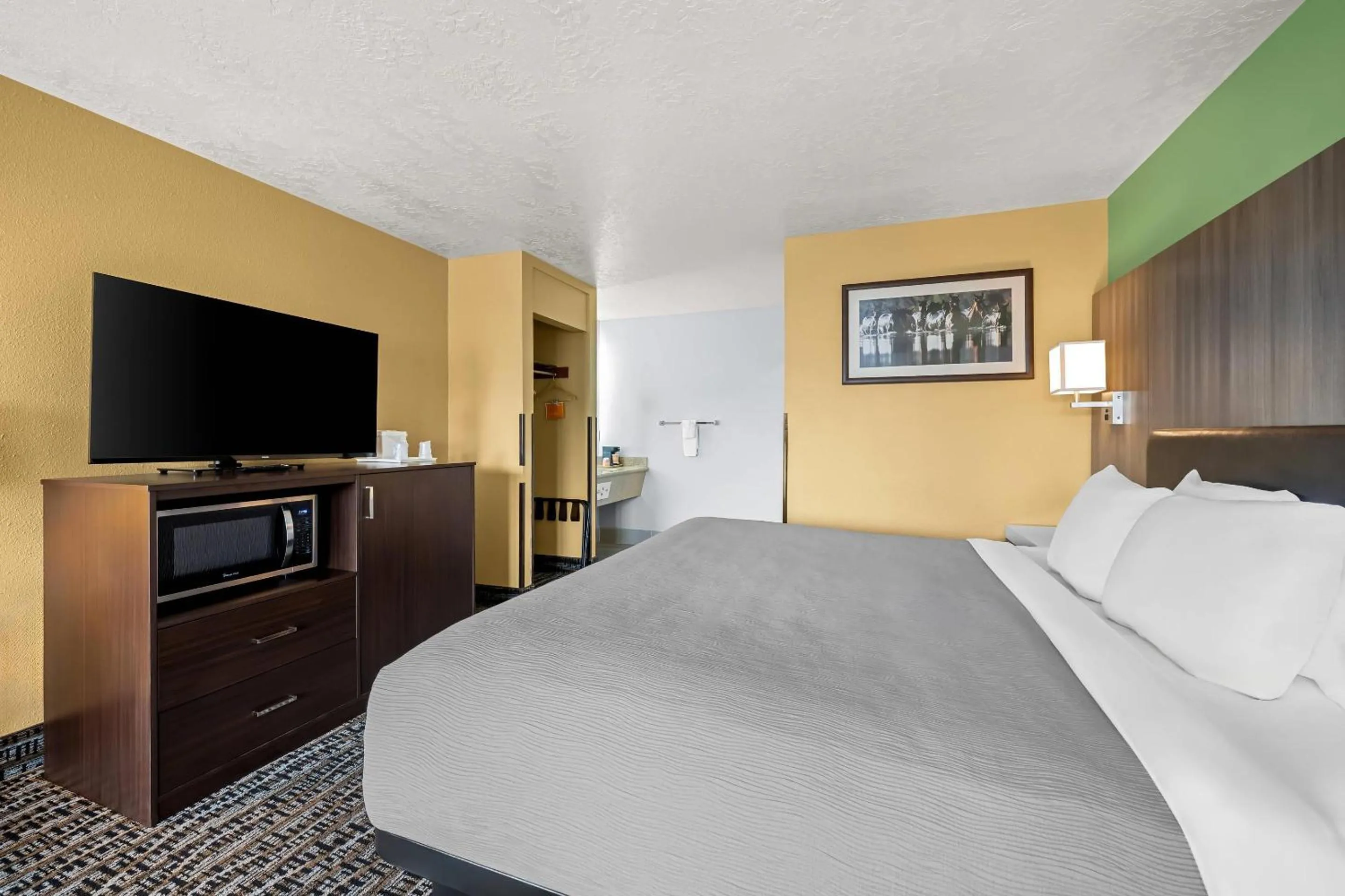 Bedroom, Bed in Quality Inn