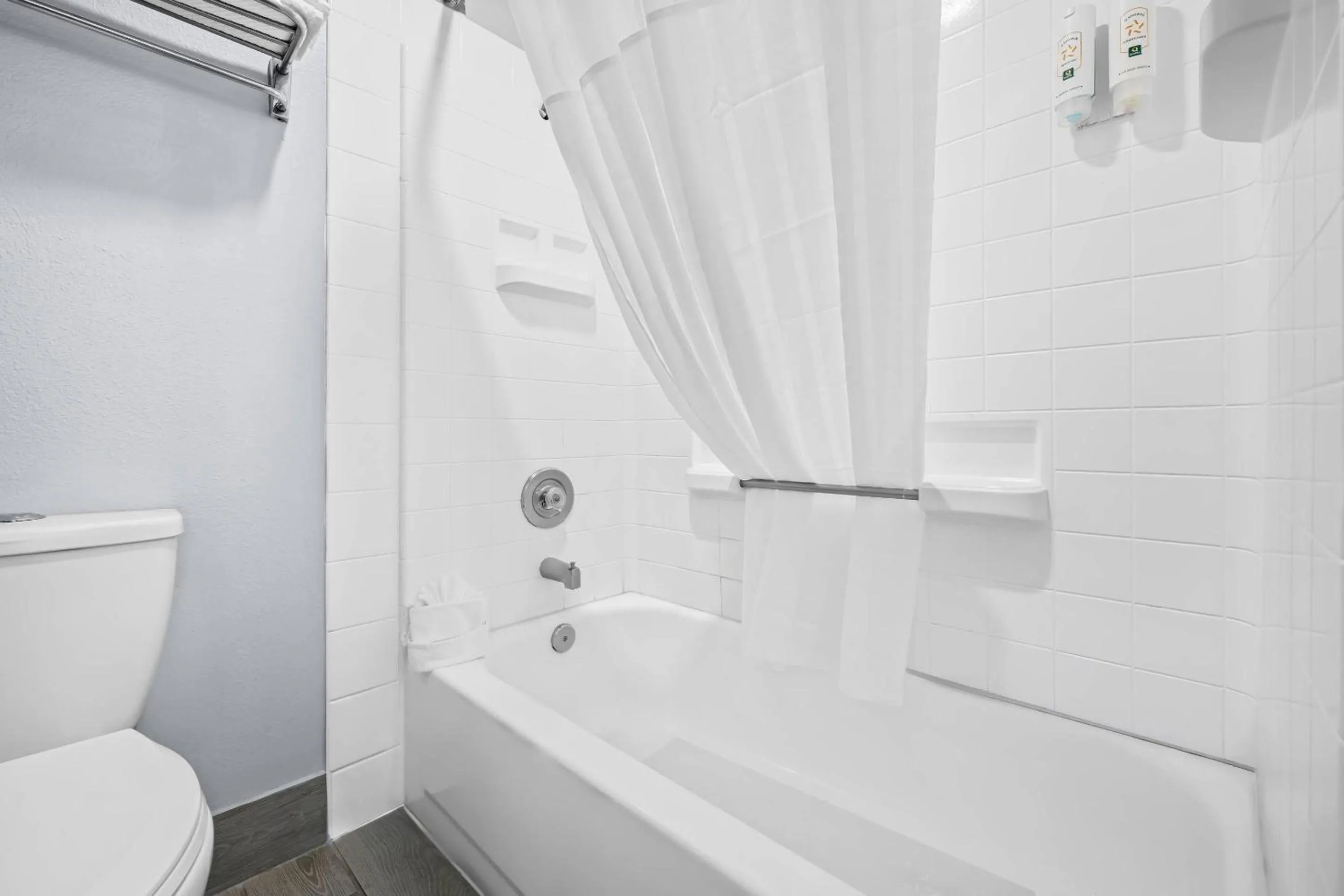 Bedroom in Quality Inn