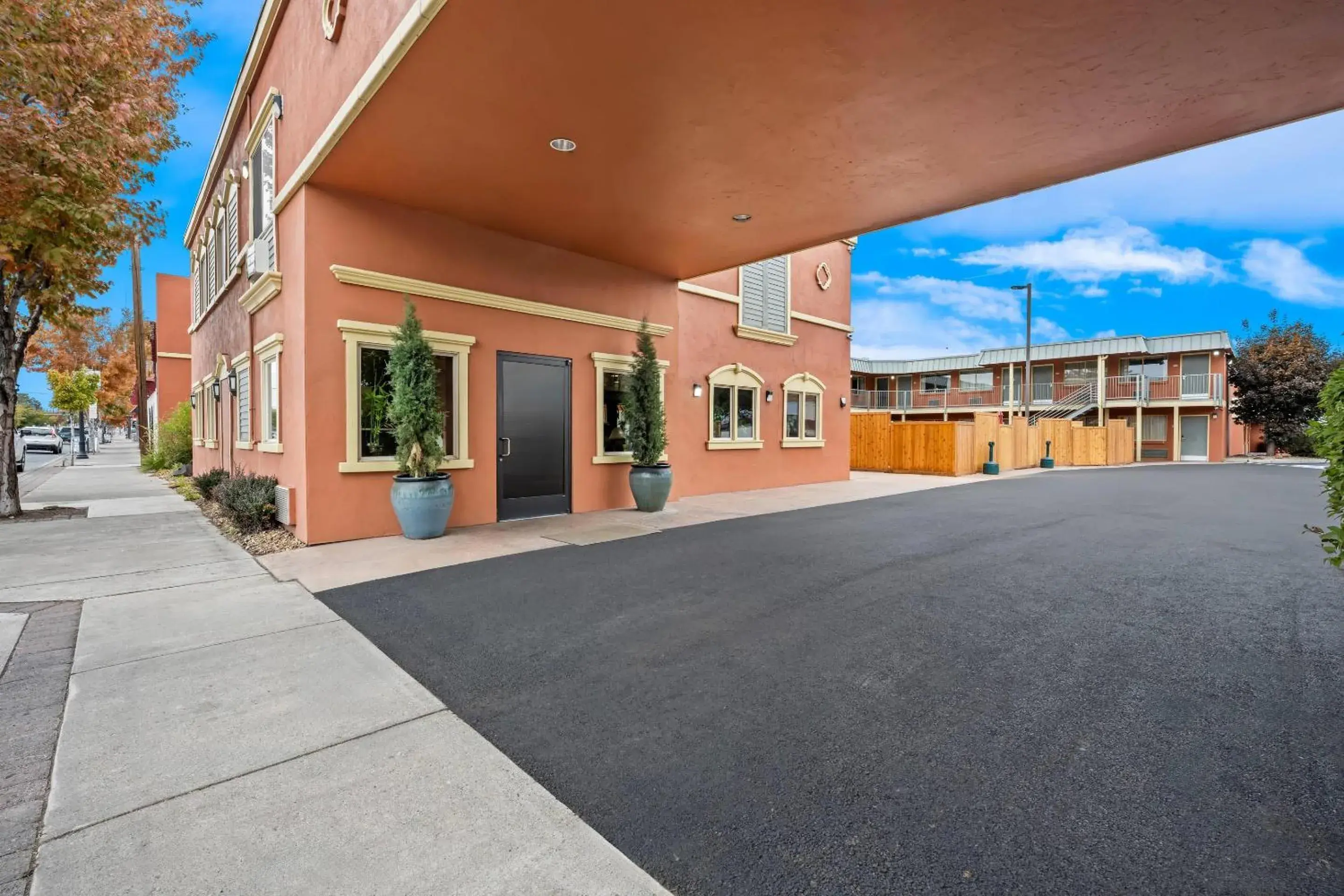 Property building in Quality Inn Property building in Quality Inn