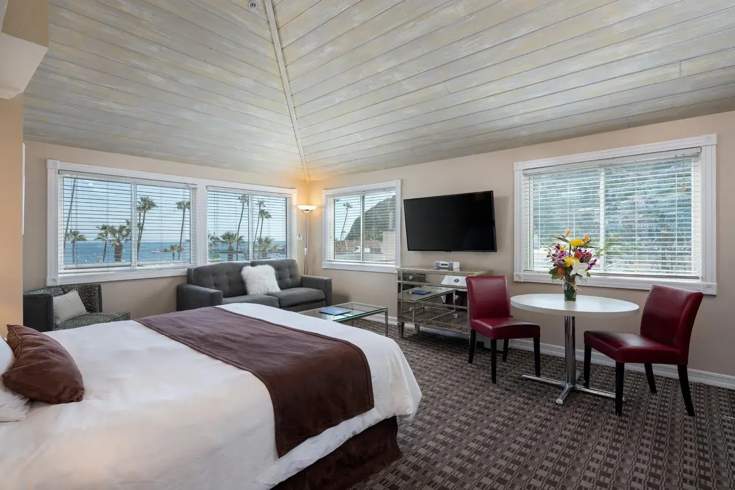 Sea view, Bed in Glenmore Plaza Hotel Sea view, Bed in Glenmore Plaza Hotel