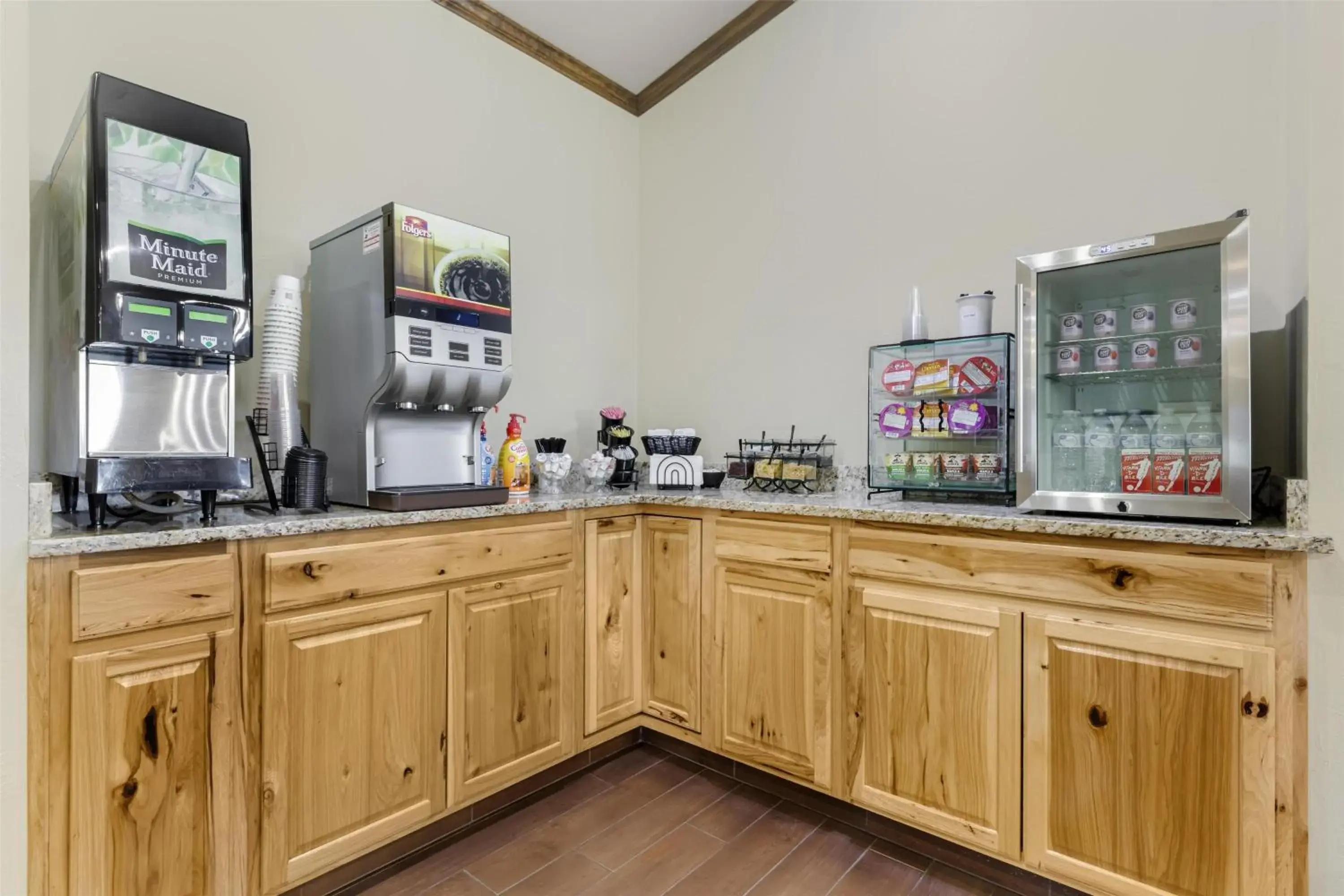 Breakfast in Best Western TimberRidge Inn Breakfast in Best Western TimberRidge Inn