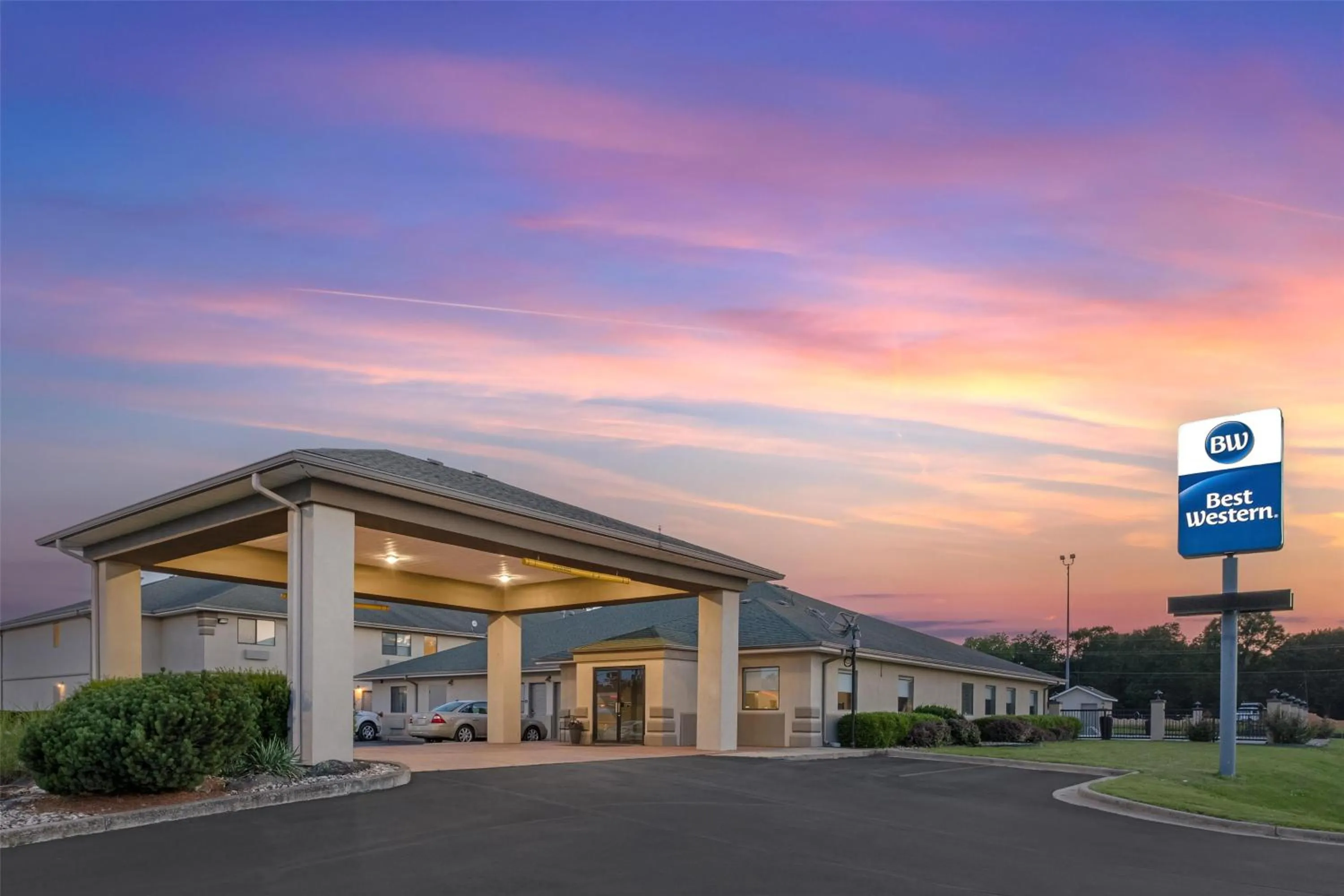 Property building in Best Western TimberRidge Inn