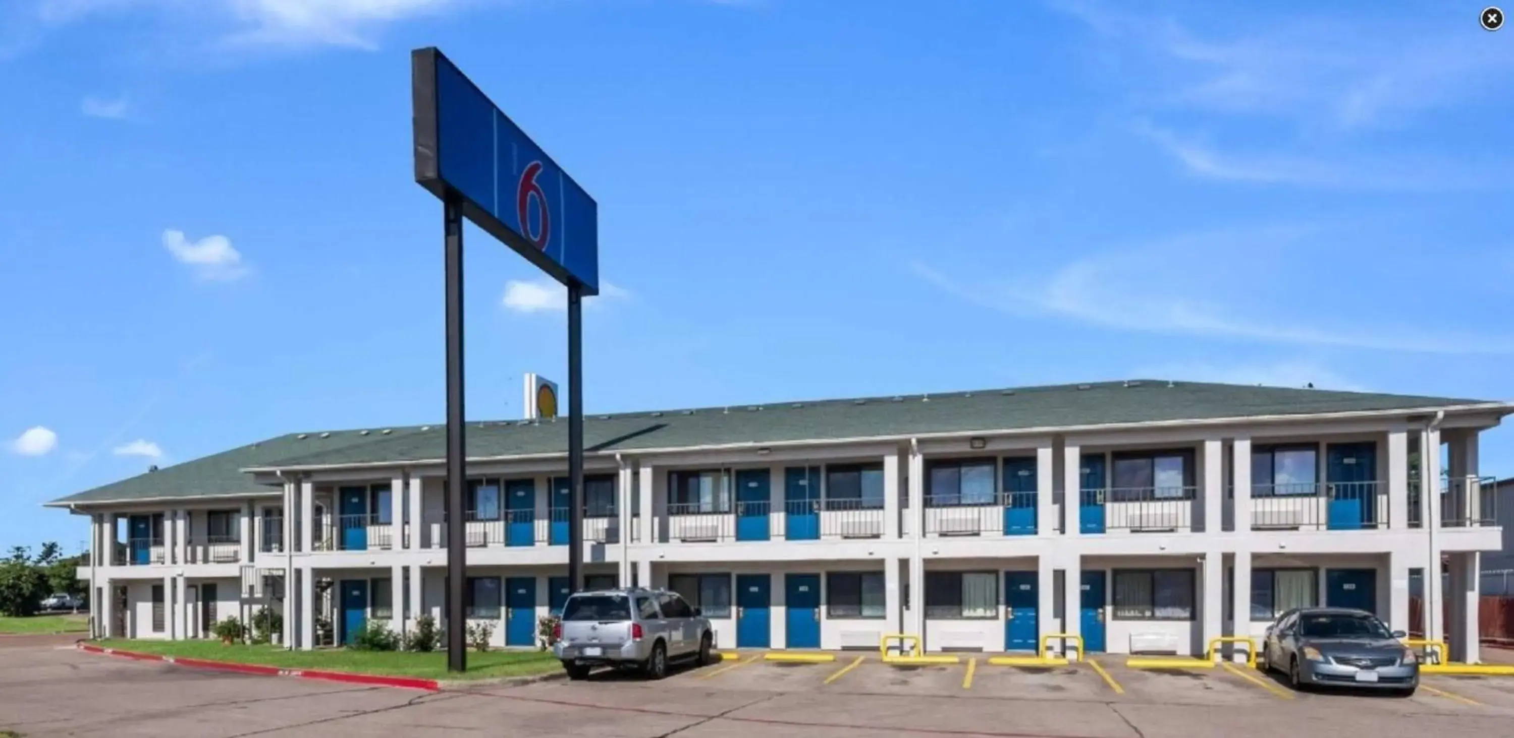 Property building in Motel 6 Irving - Loop 12 Property building in Motel 6 Irving - Loop 12
