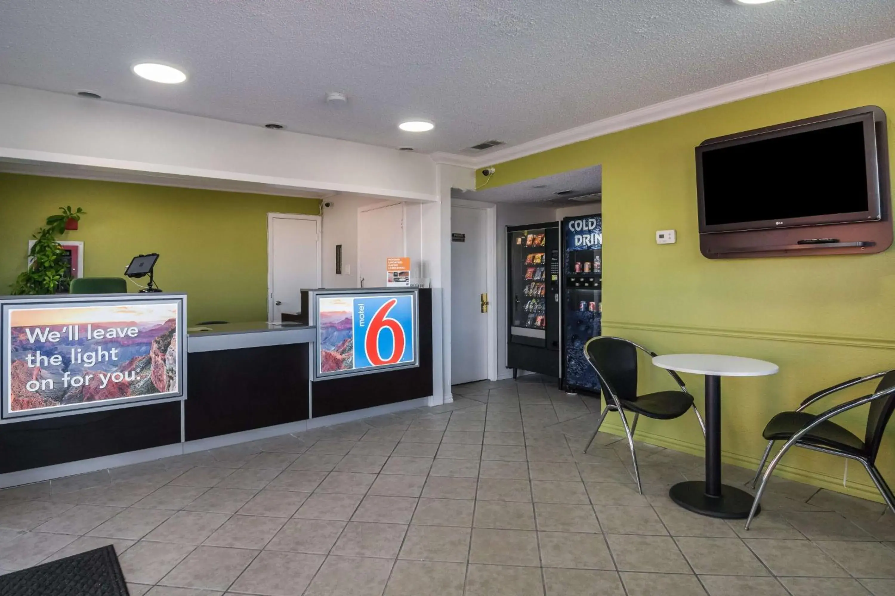Lobby or reception in Motel 6 Irving - Loop 12 Lobby or reception in Motel 6 Irving - Loop 12