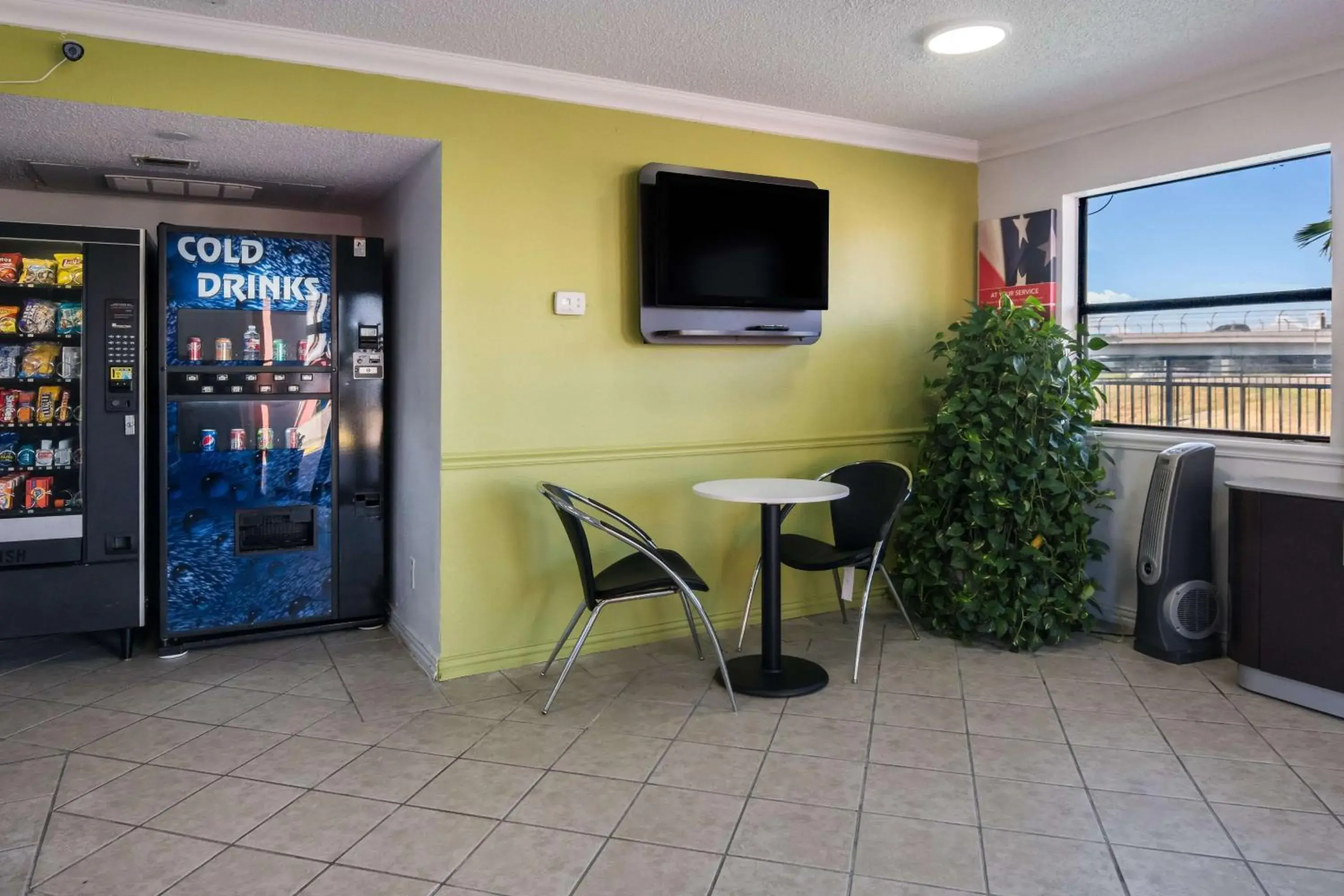 Lobby or reception in Motel 6 Irving - Loop 12 Lobby or reception in Motel 6 Irving - Loop 12