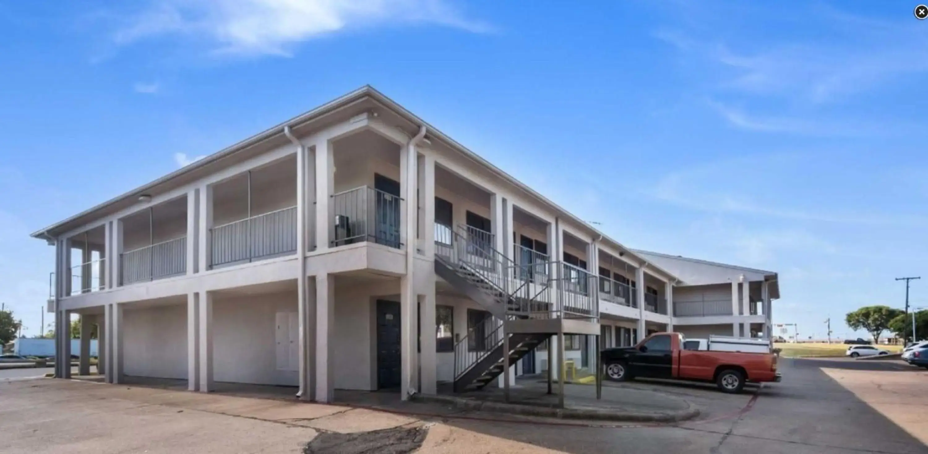 Property building in Motel 6 Irving - Loop 12 Property building in Motel 6 Irving - Loop 12