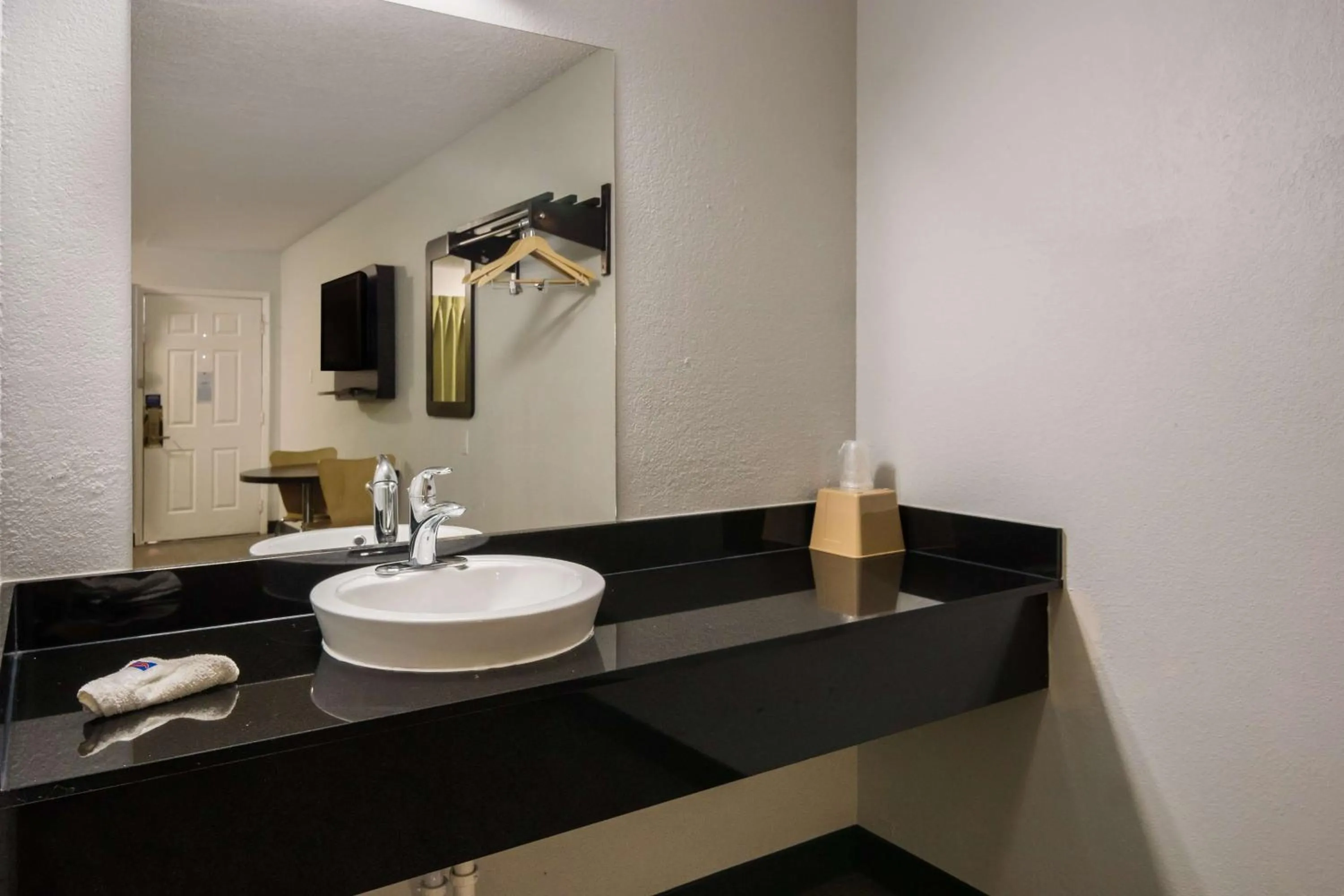 Bathroom in Motel 6 Irving - Loop 12