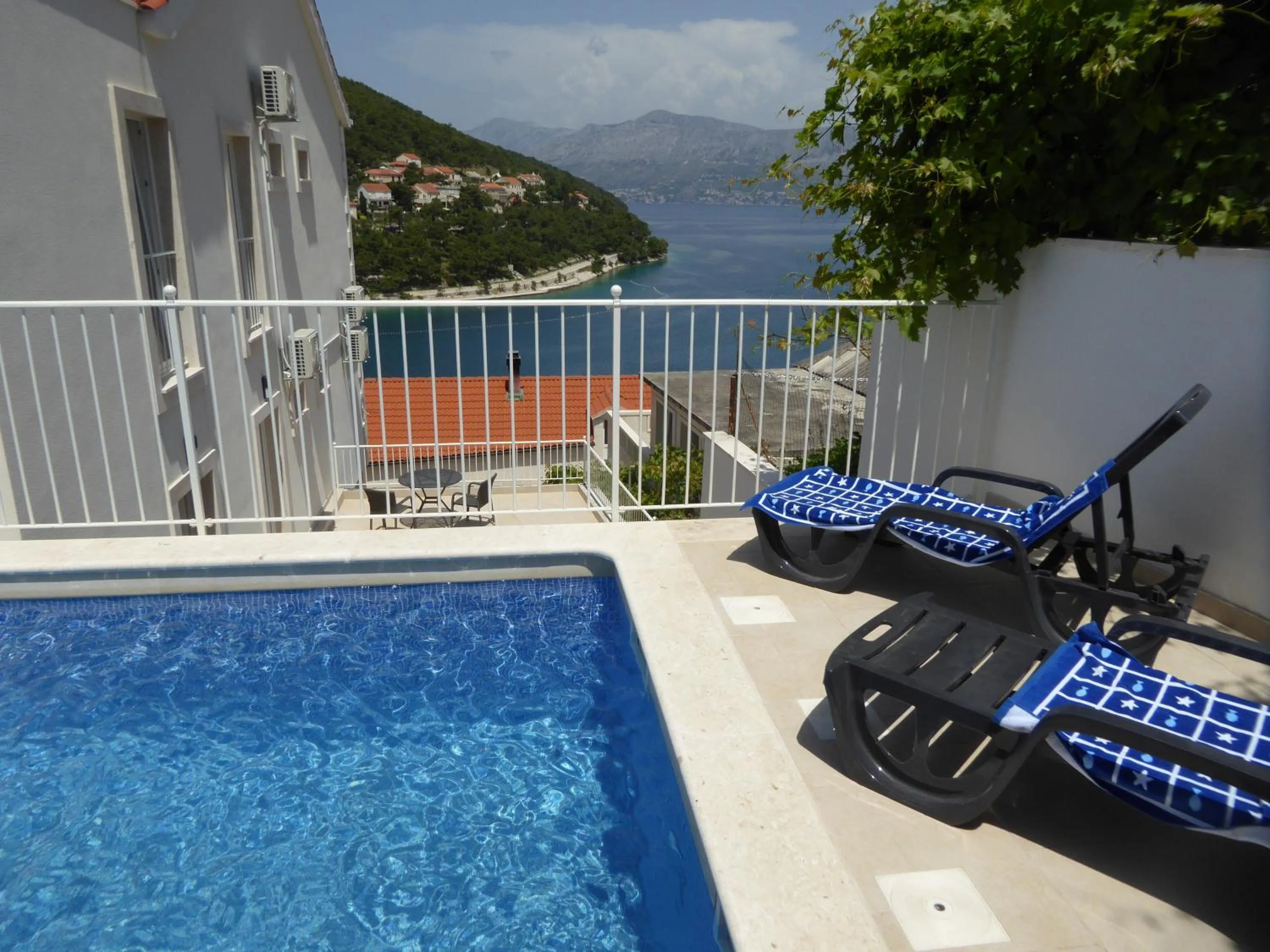  in Villa More