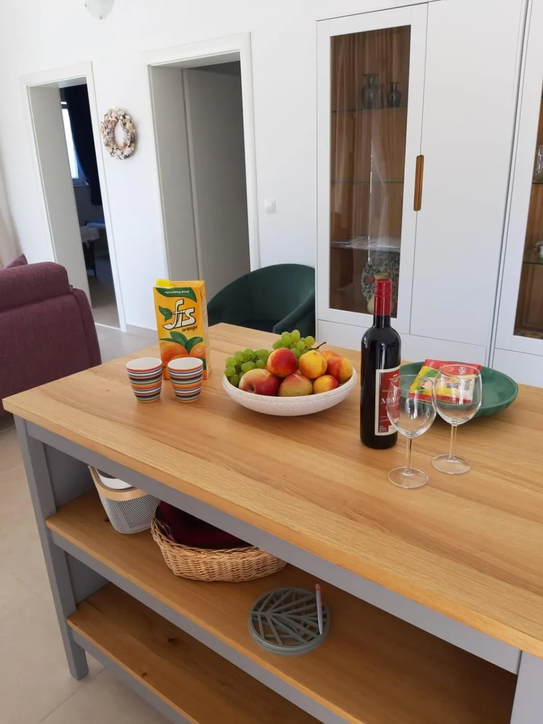 Food and drinks in Villa More