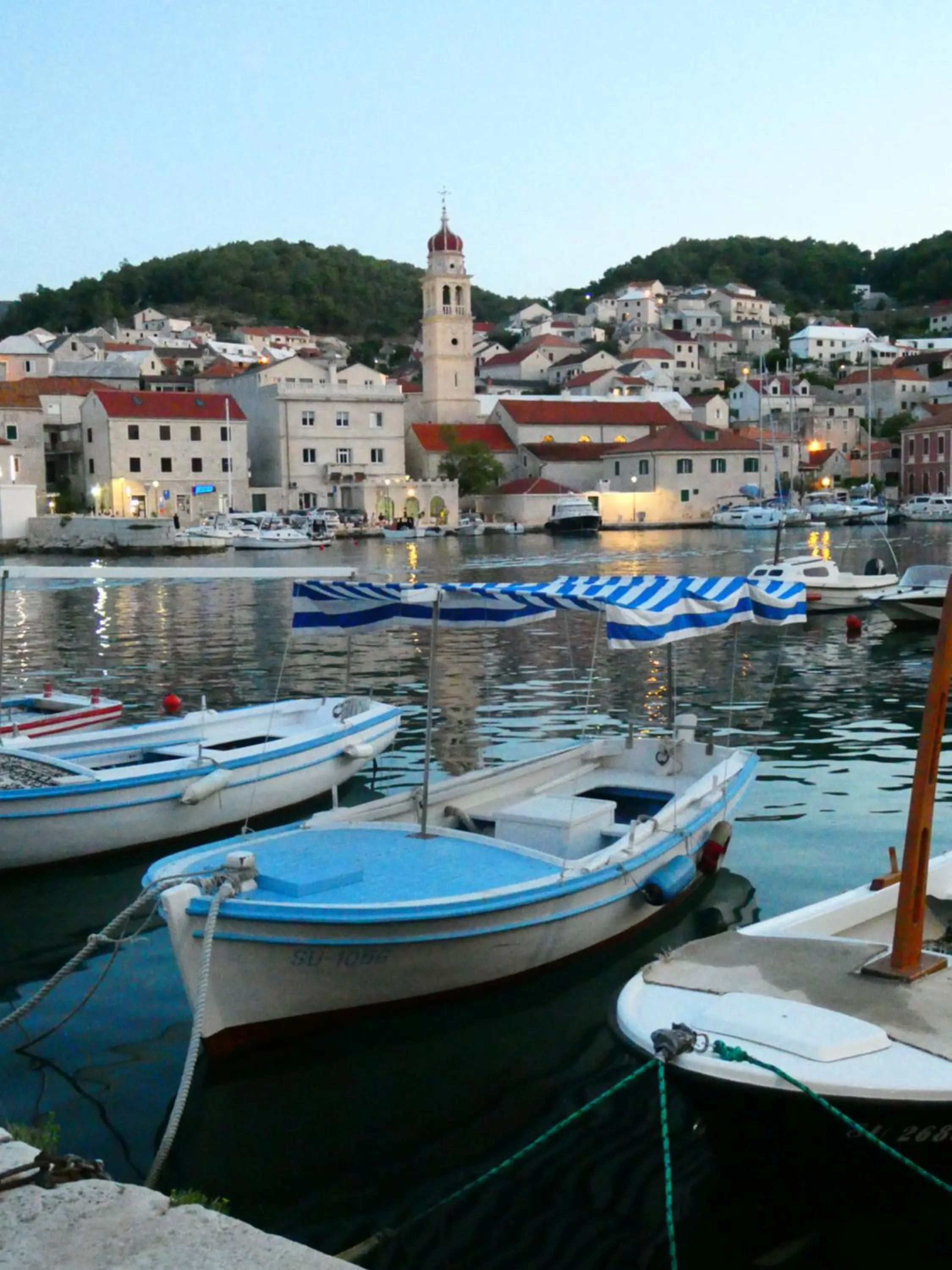 Restaurant/places to eat in Villa More