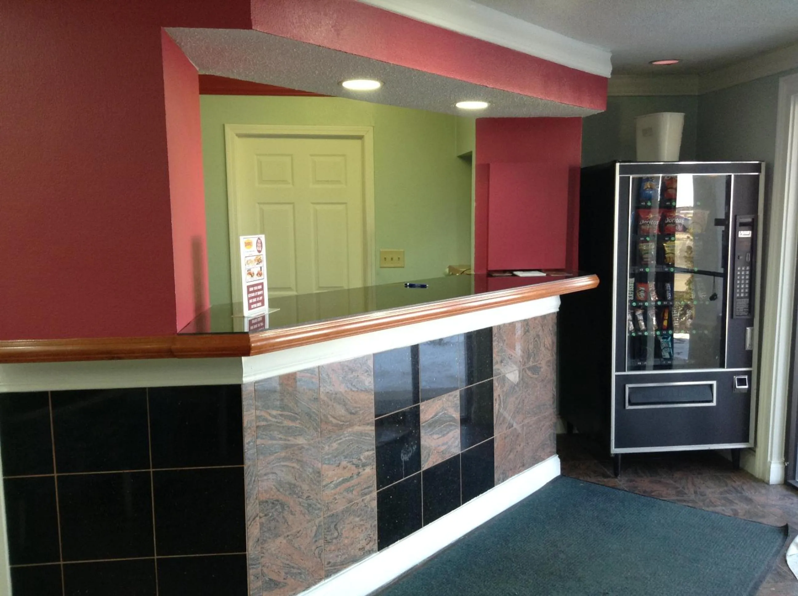 Lobby or reception in Crossroads Inn