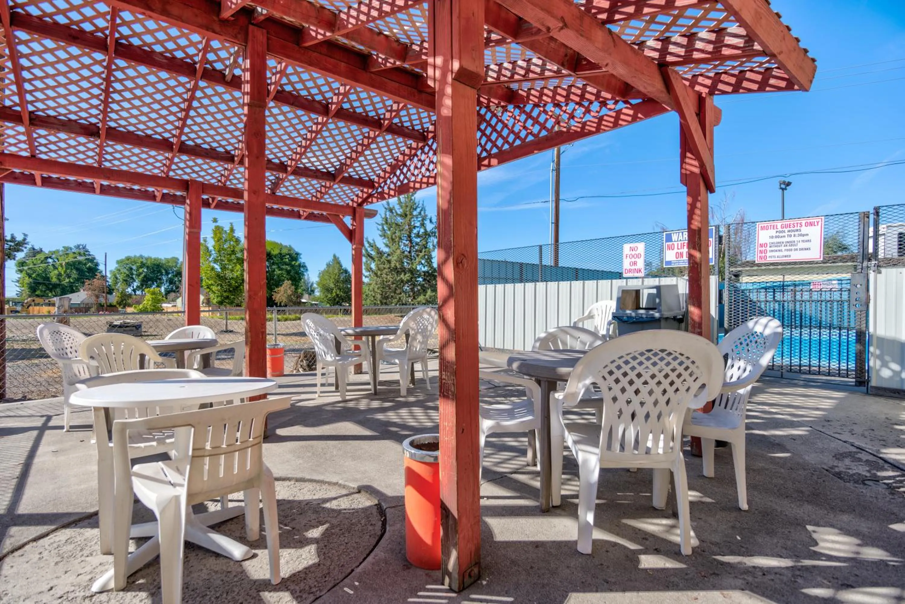 Area and facilities in Redmond Inn