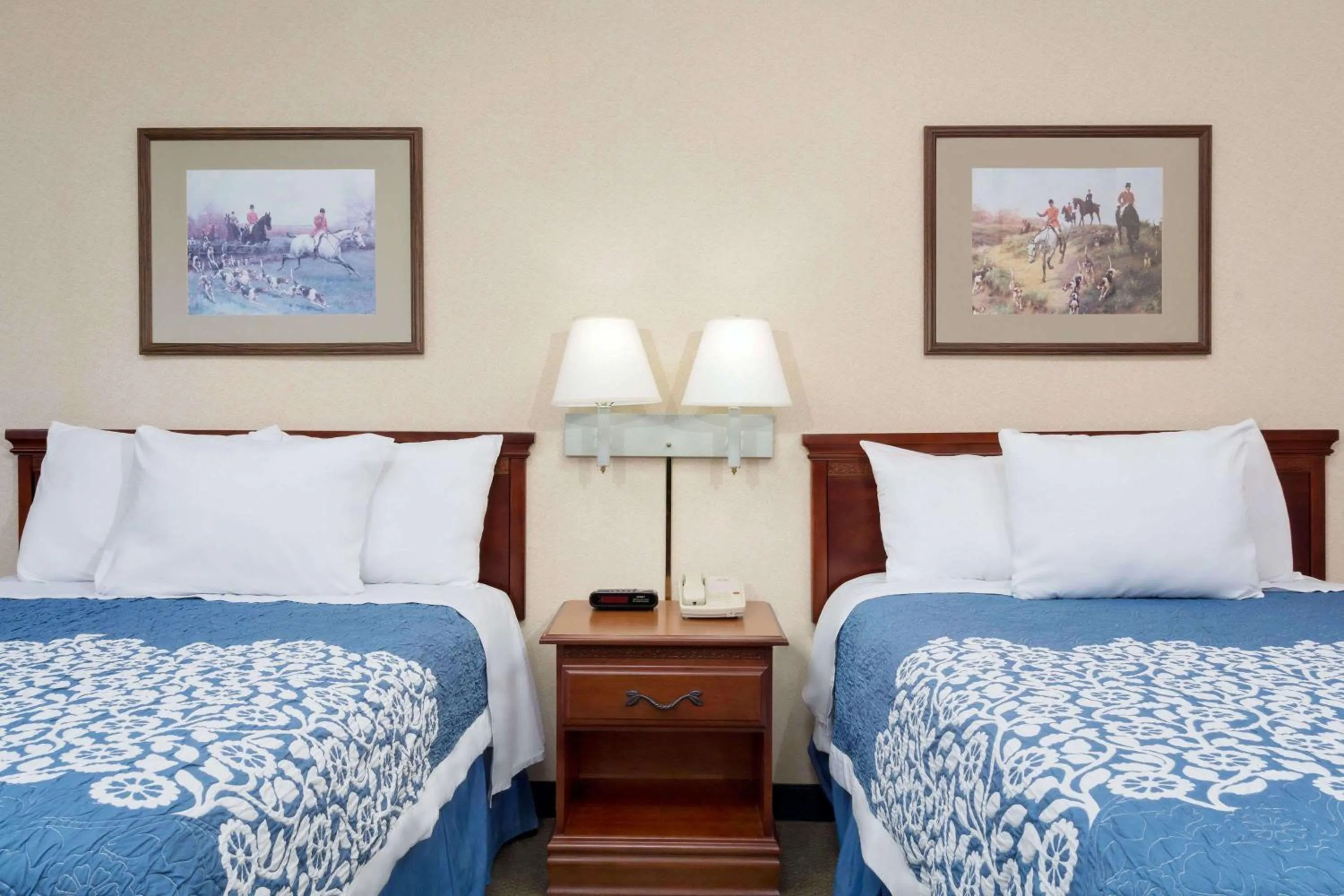 Photo of the whole room, Bed in Magnuson Hotel West Liberty