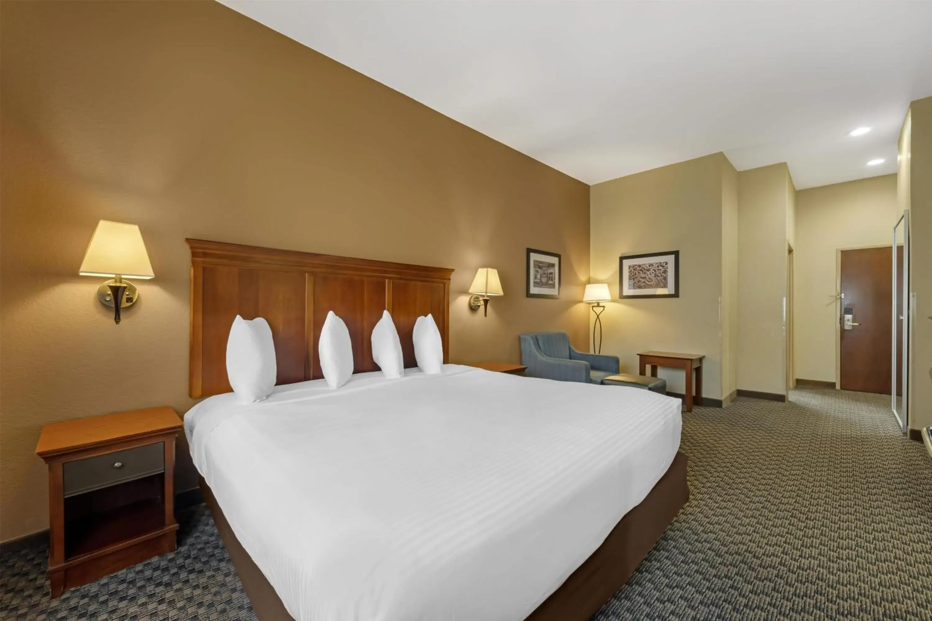 Bedroom, Bed in Best Western Plus Shamrock Inn & Suites Bedroom, Bed in Best Western Plus Shamrock Inn & Suites