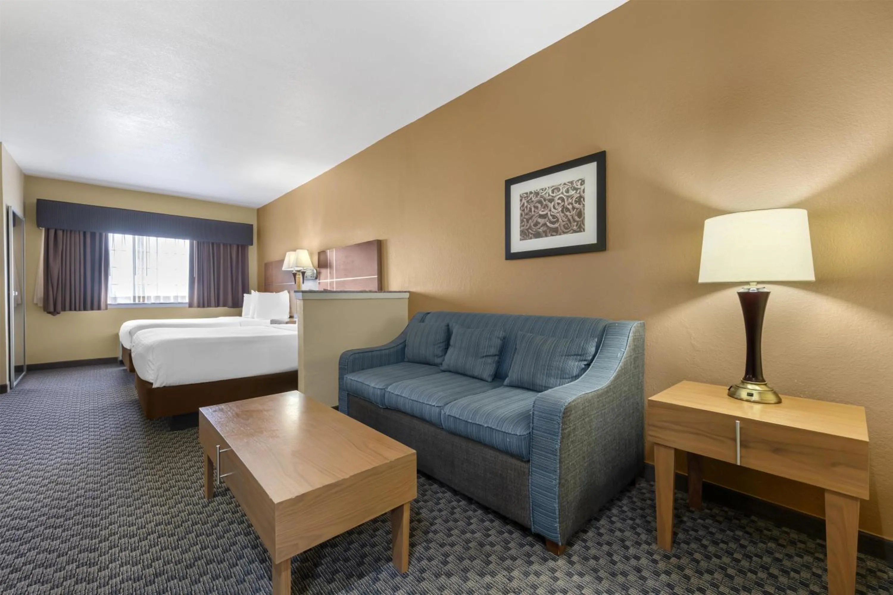 Bedroom, Bed in Best Western Plus Shamrock Inn & Suites