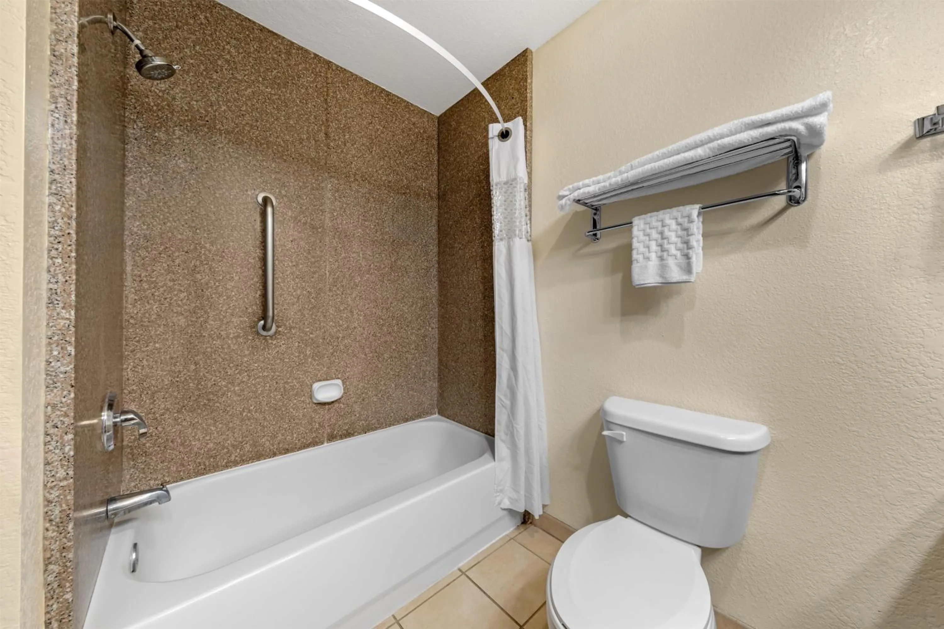 Bathroom in Best Western Plus Shamrock Inn & Suites