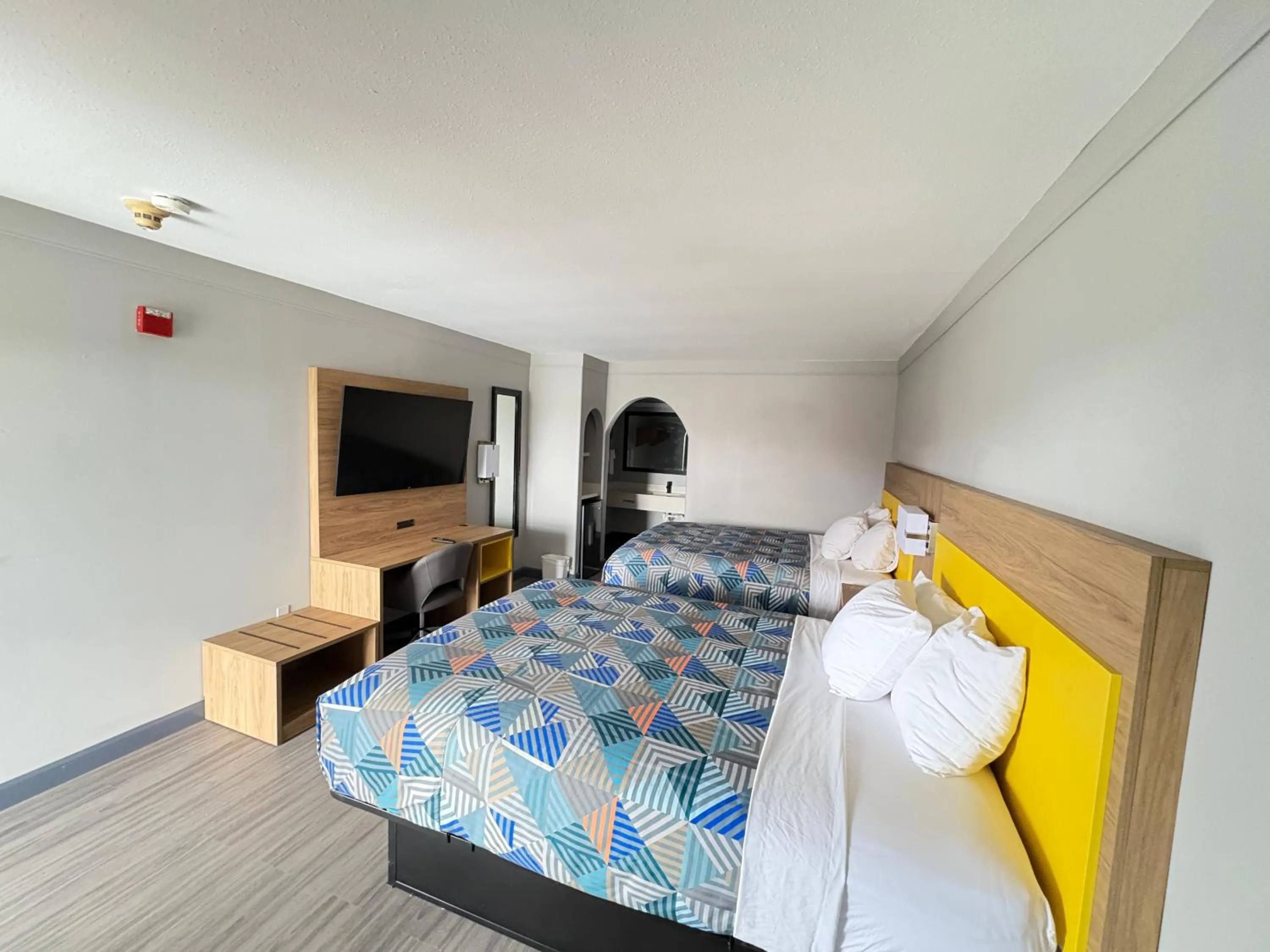 Bed in Days Inn by Wyndham Gonzales