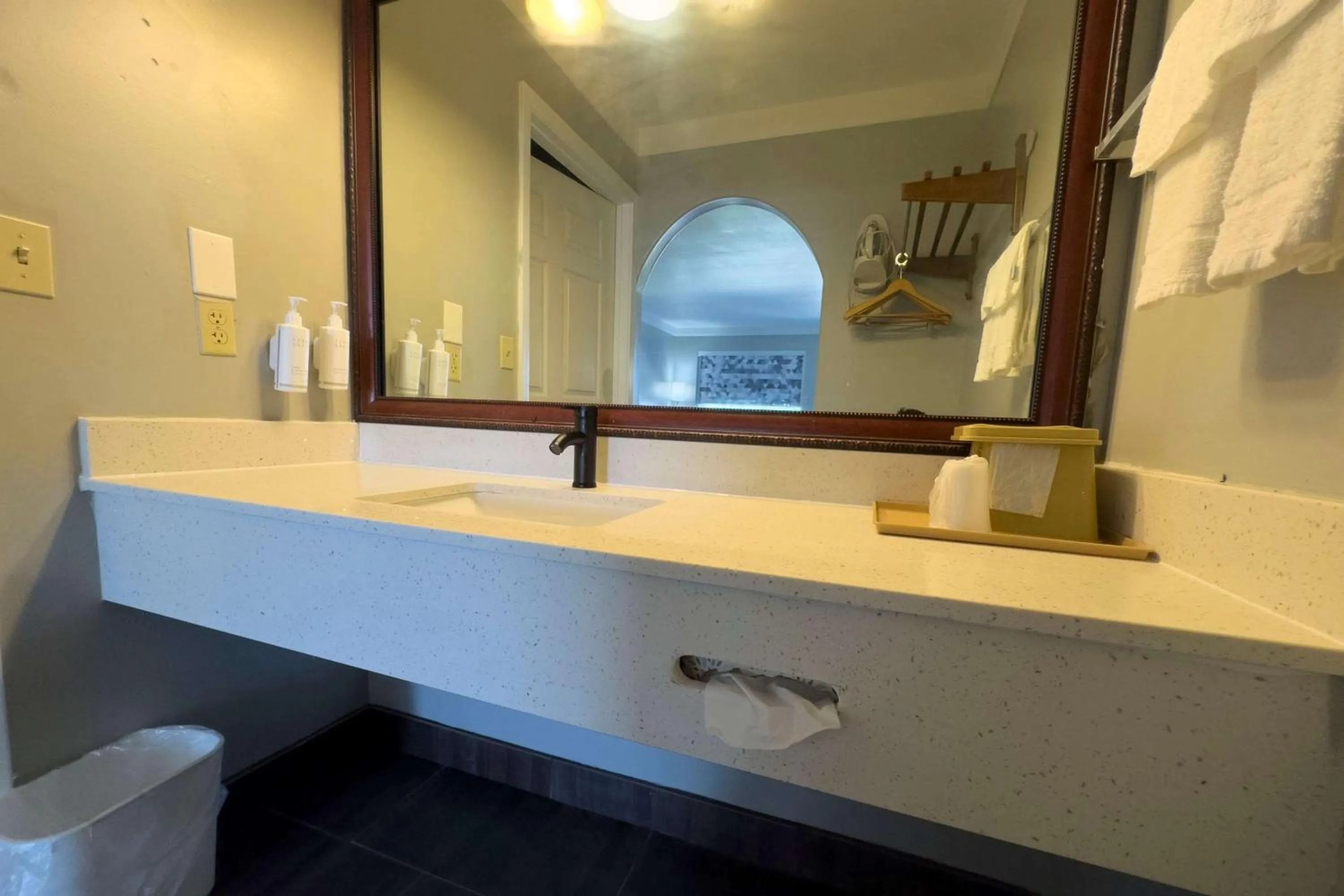 Bathroom in Days Inn by Wyndham Gonzales