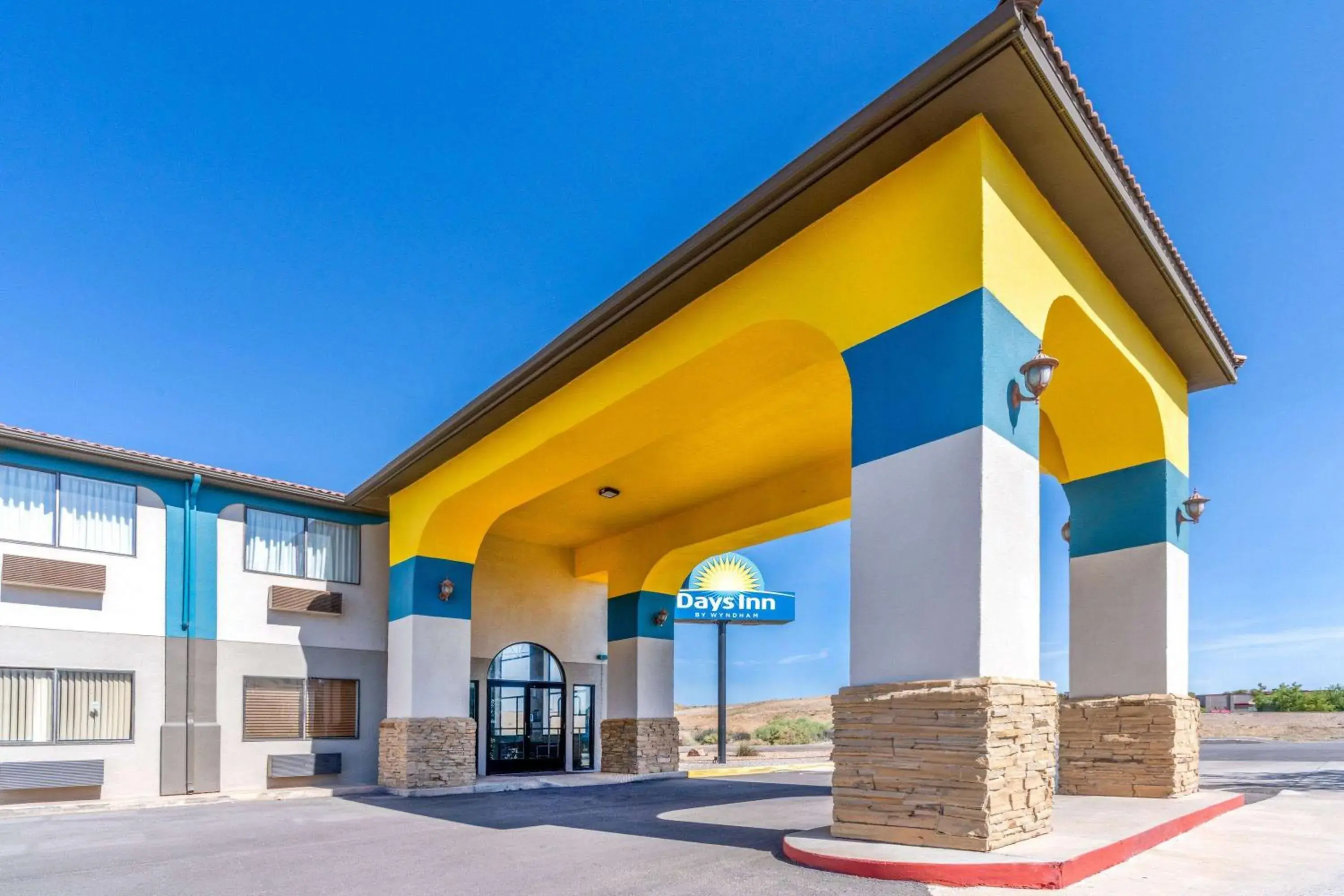 Property building in Days Inn by Wyndham Los Lunas Property building in Days Inn by Wyndham Los Lunas