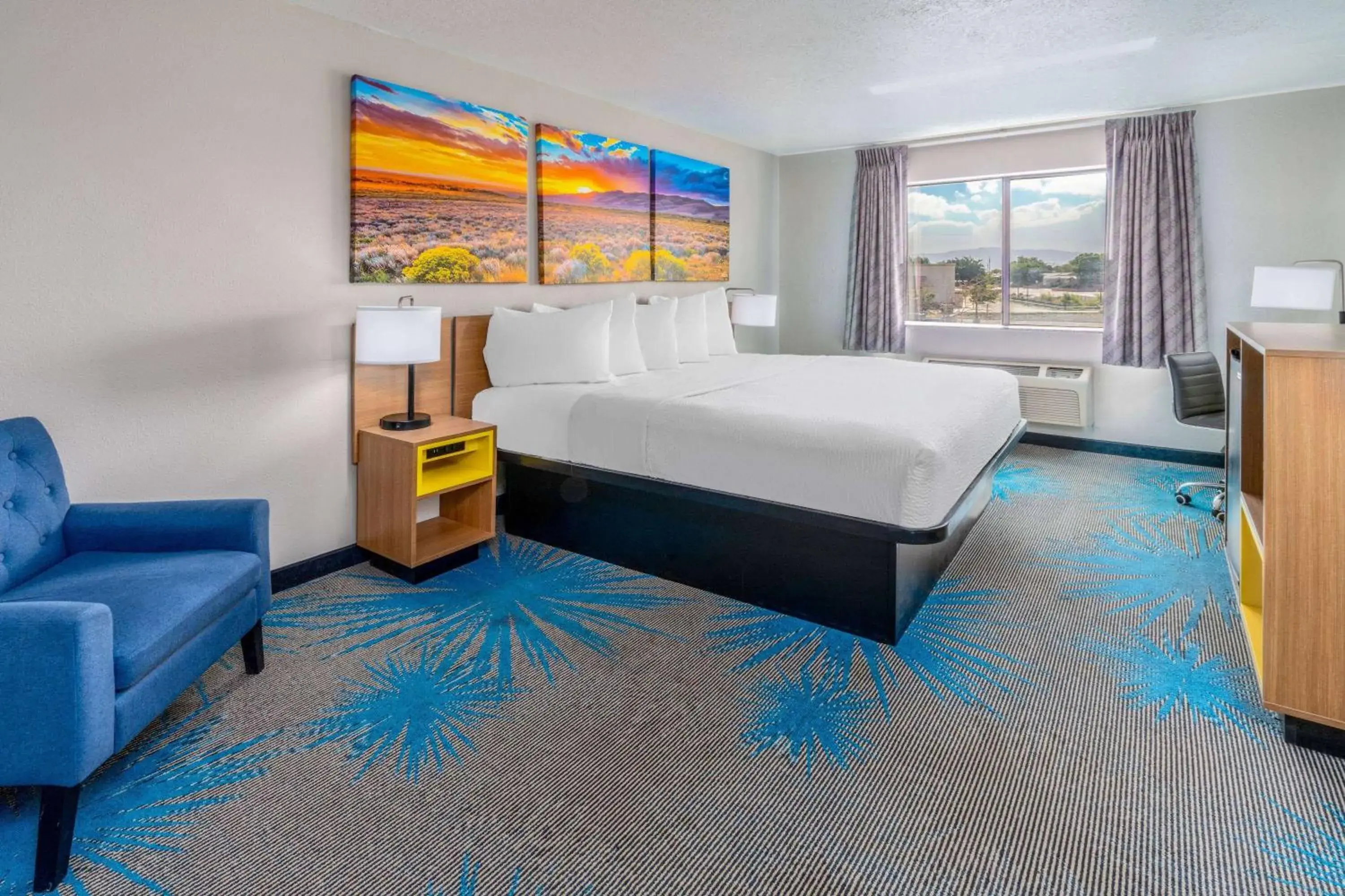 Photo of the whole room, Bed in Days Inn by Wyndham Los Lunas Photo of the whole room, Bed in Days Inn by Wyndham Los Lunas