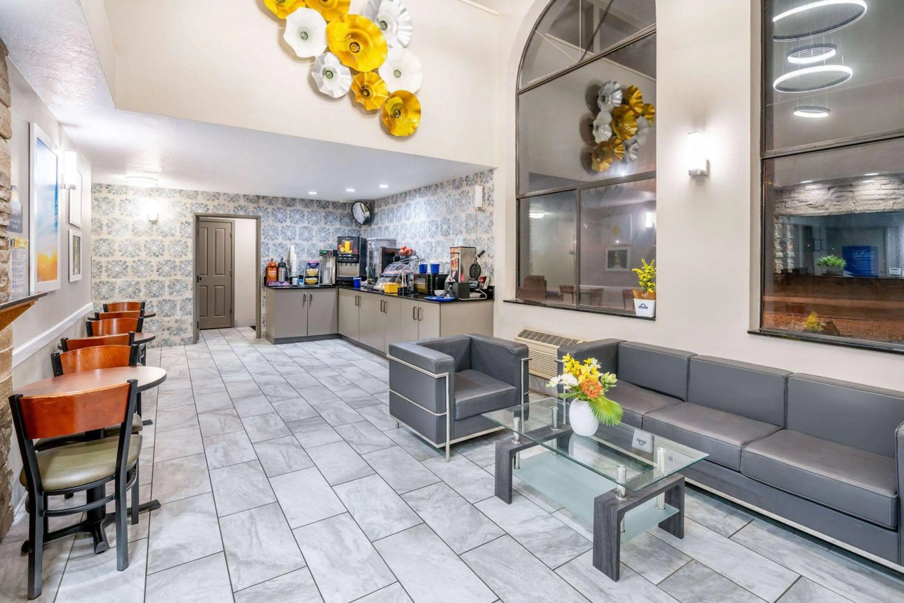 Lobby or reception in Days Inn by Wyndham Los Lunas