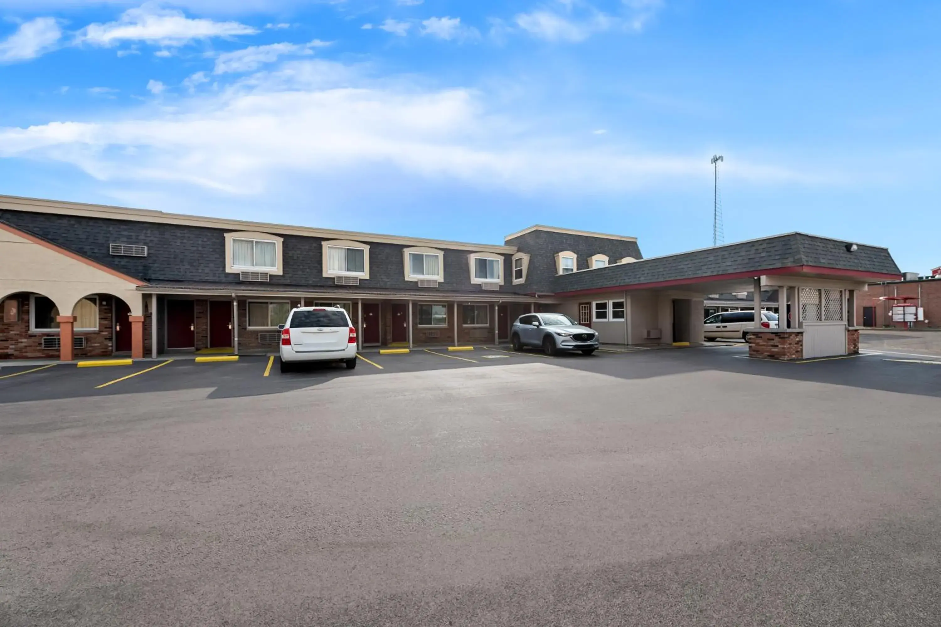 Property building in Americas Best Value Inn Marion Property building in Americas Best Value Inn Marion