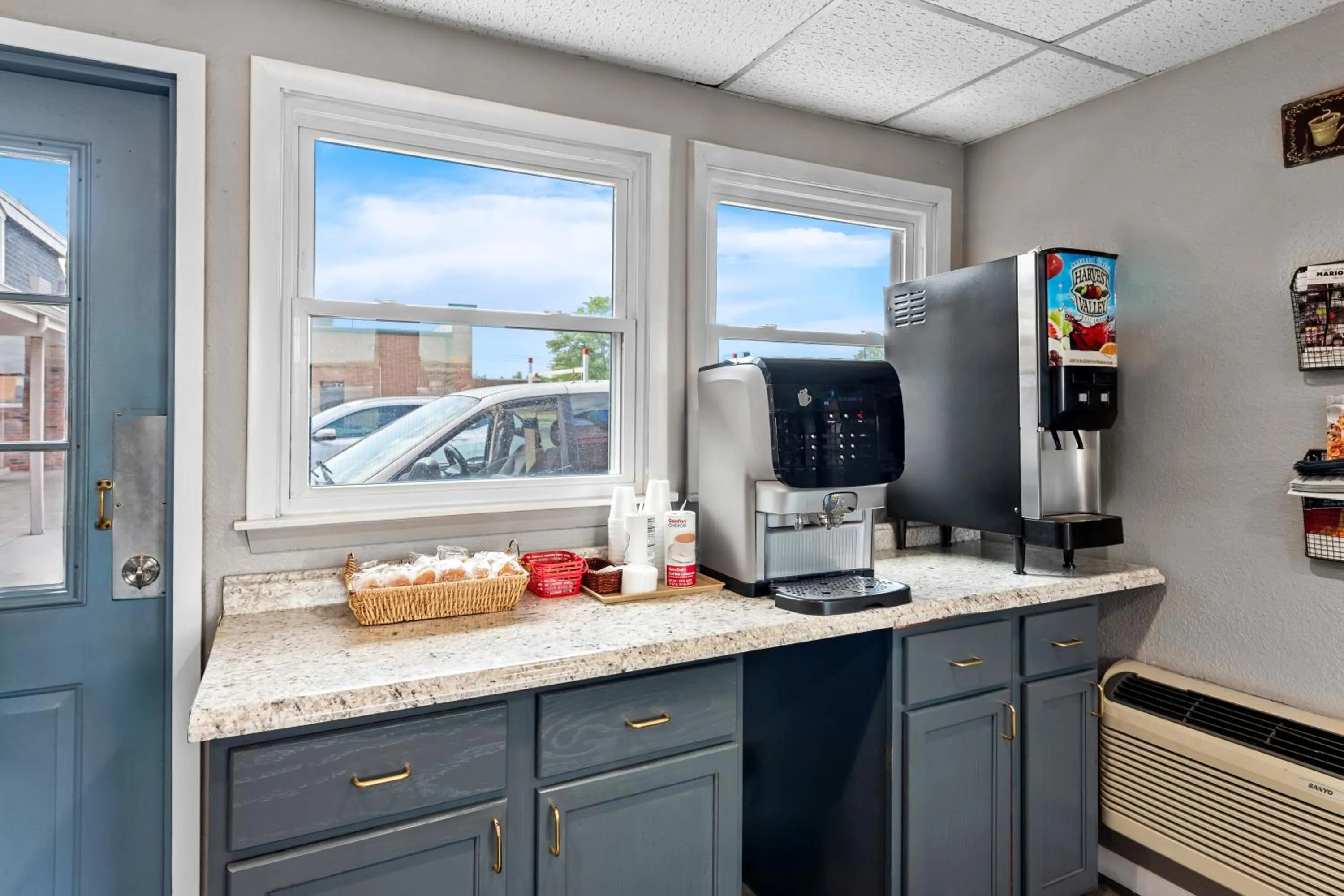 Breakfast in Americas Best Value Inn Marion