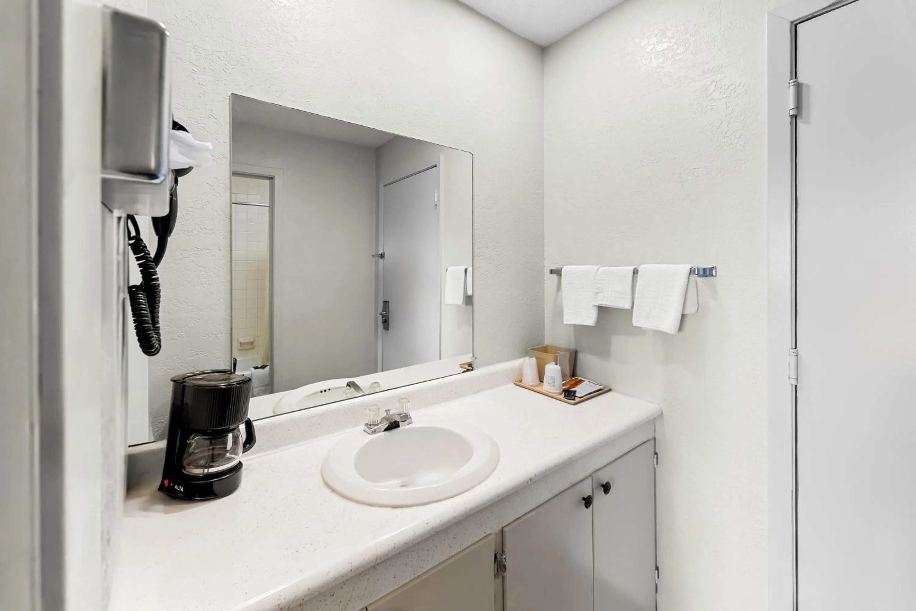 Bathroom in Americas Best Value Inn Marion