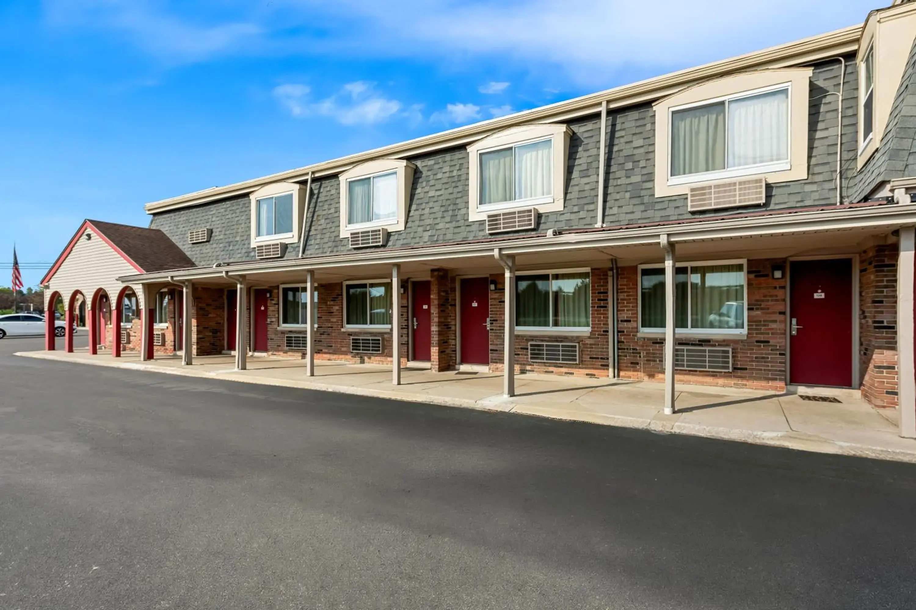 Property building in Americas Best Value Inn Marion Property building in Americas Best Value Inn Marion