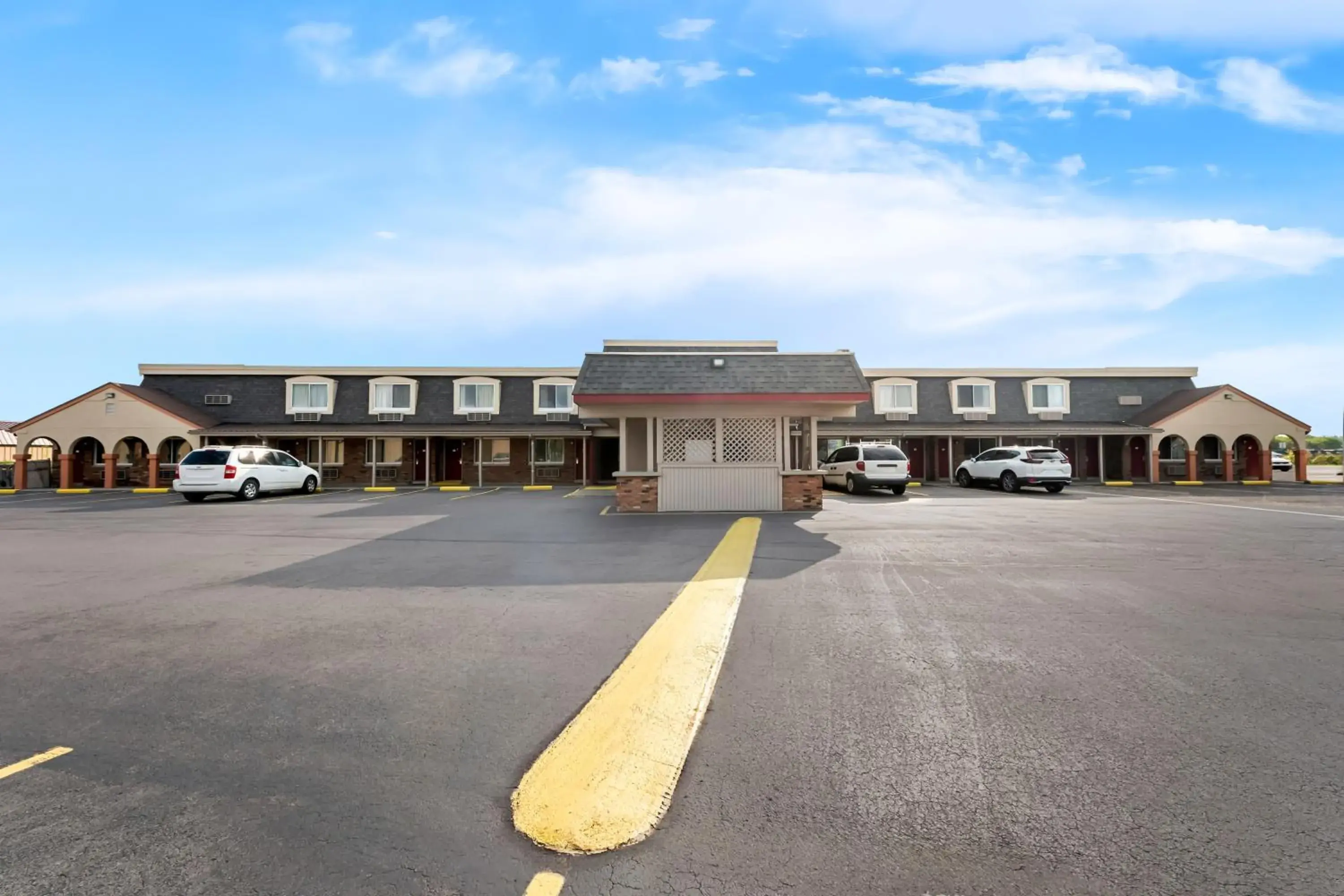 Property building in Americas Best Value Inn Marion Property building in Americas Best Value Inn Marion