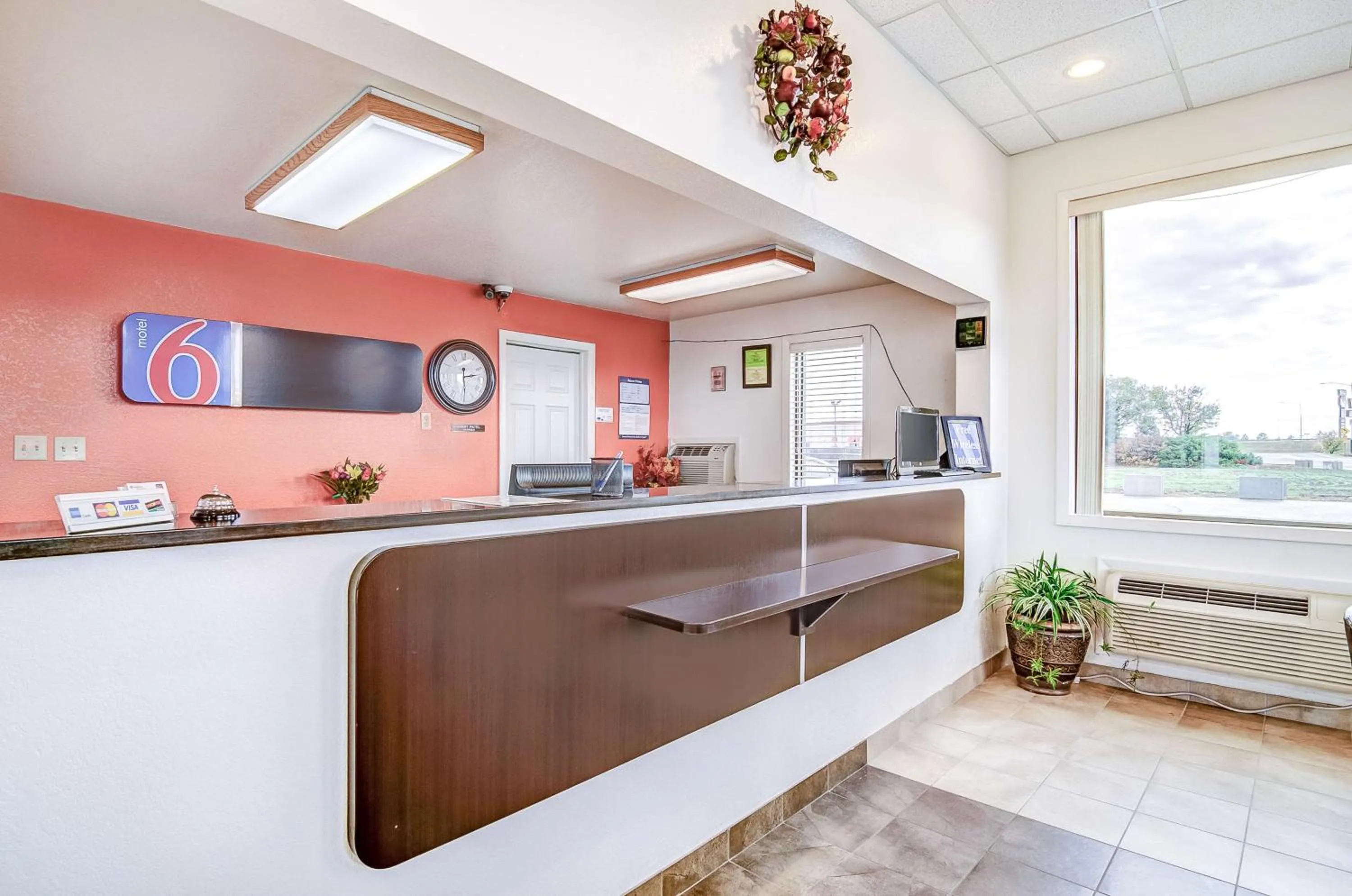 Lobby or reception in Motel 6-Colby, KS