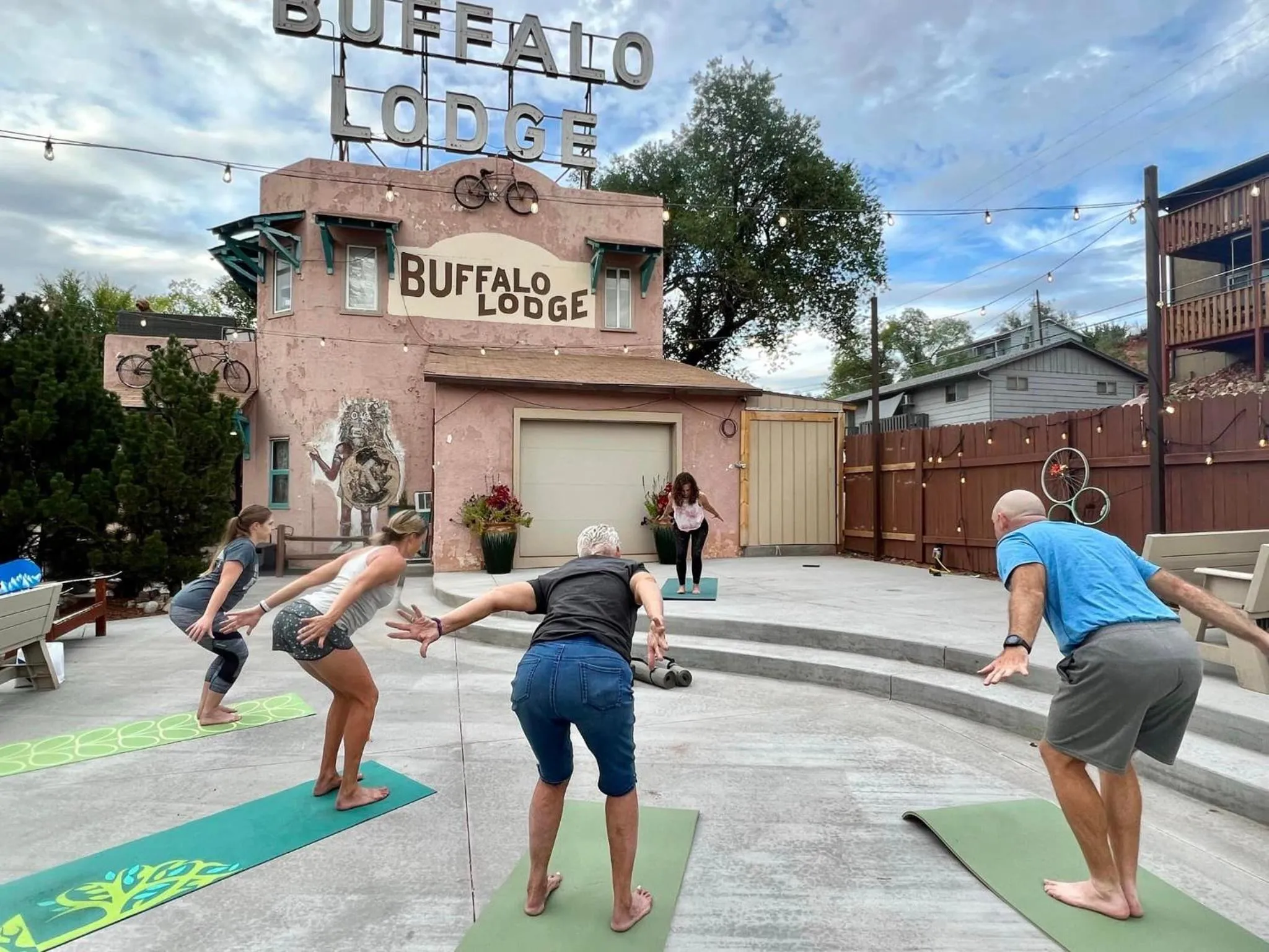 Patio in Buffalo Lodge Bicycle Resort - Amazing access to local trails & the Garden