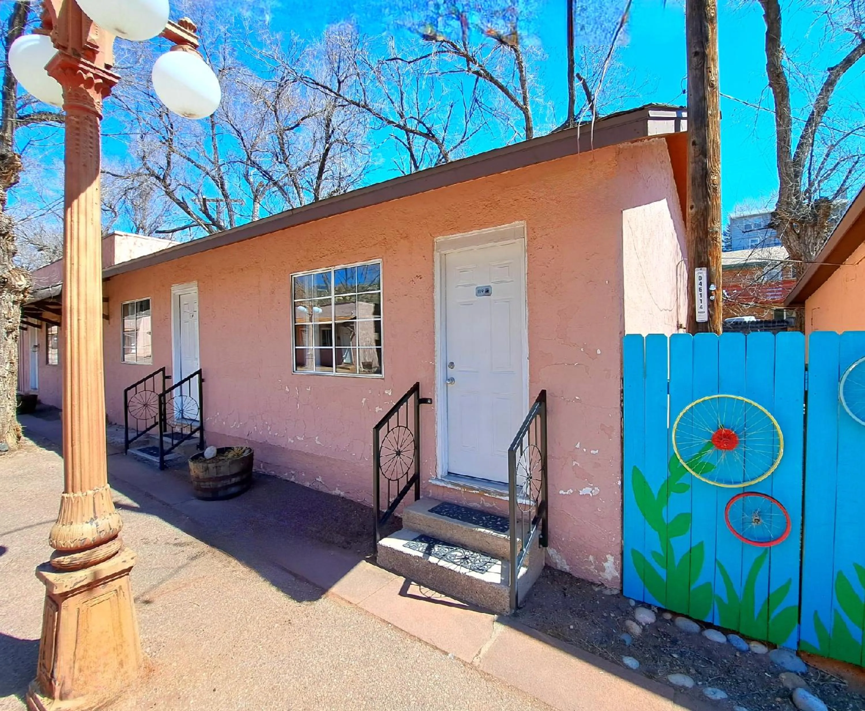 Patio in Buffalo Lodge Bicycle Resort - Amazing access to local trails & the Garden