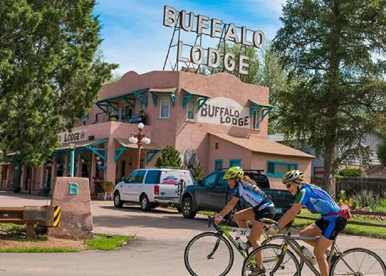 Property building in Buffalo Lodge Bicycle Resort - Amazing access to local trails & the Garden Property building in Buffalo Lodge Bicycle Resort - Amazing access to local trails & the Garden