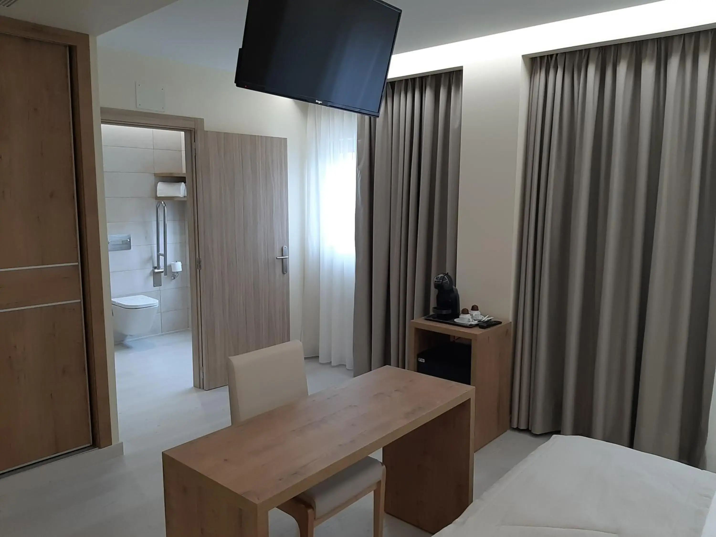 Standard Twin Room with Mountain View in Hotel Boutique O Náutico Laxe Standard Twin Room with Mountain View in Hotel Boutique O Náutico Laxe
