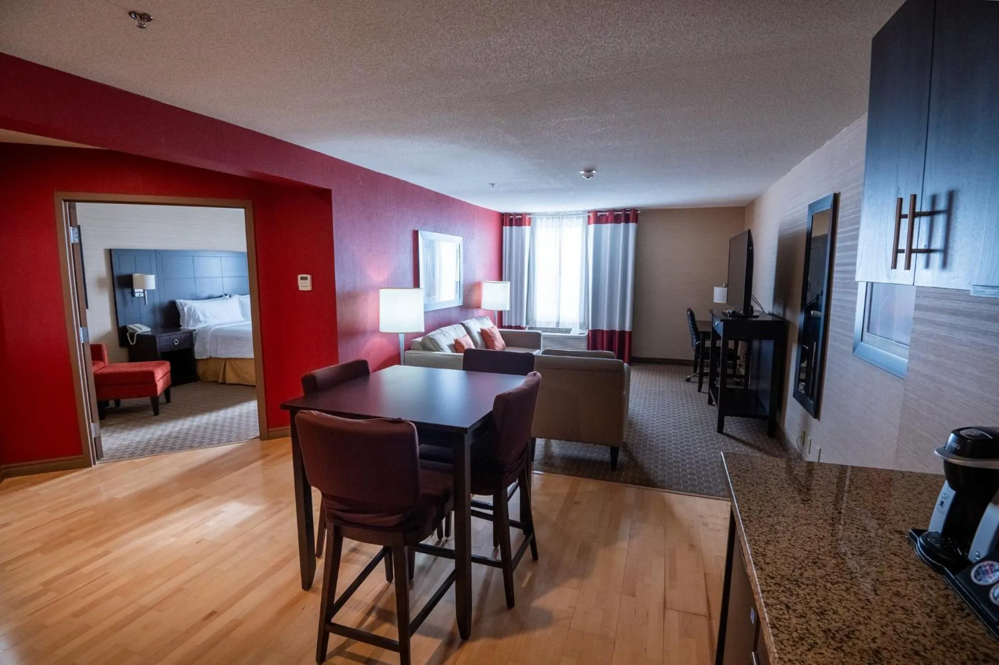 Photo of the whole room in Holiday Inn Express Hotel & Suites Chatham South by IHG