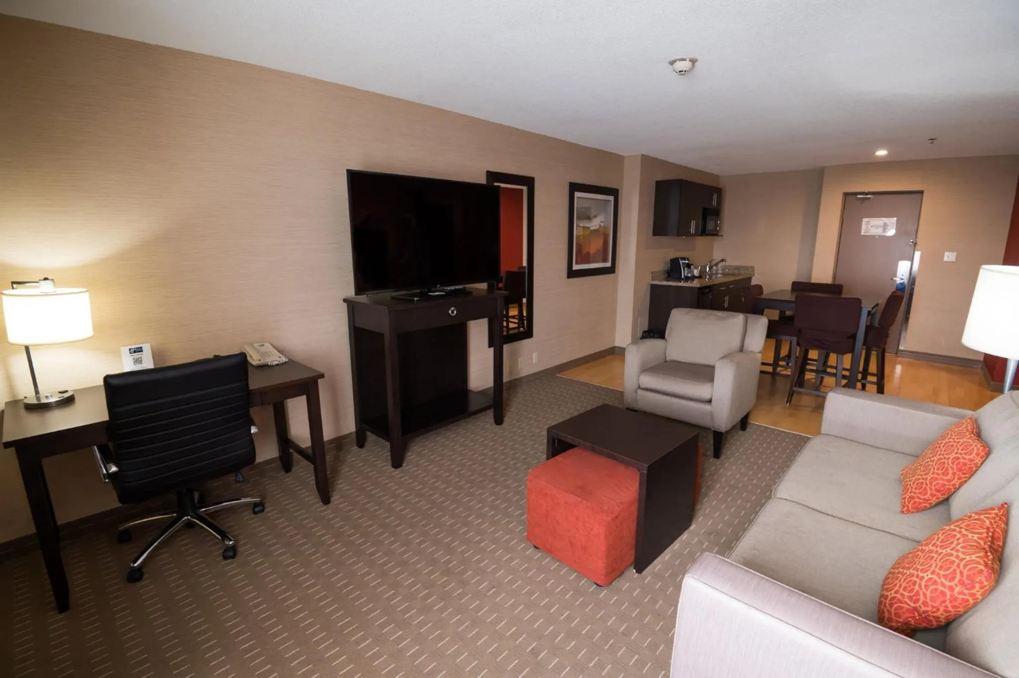 Photo of the whole room in Holiday Inn Express Hotel & Suites Chatham South by IHG