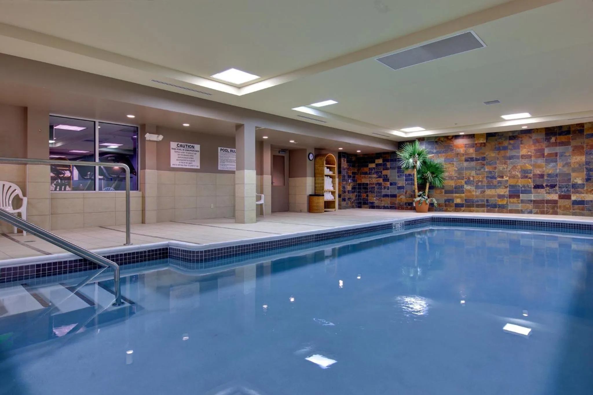 Swimming pool in Holiday Inn Express Hotel & Suites Chatham South by IHG