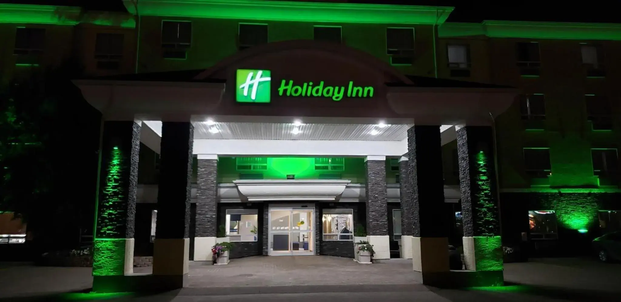 Property building in Holiday Inn Hotel & Suites Regina by IHG Property building in Holiday Inn Hotel & Suites Regina by IHG