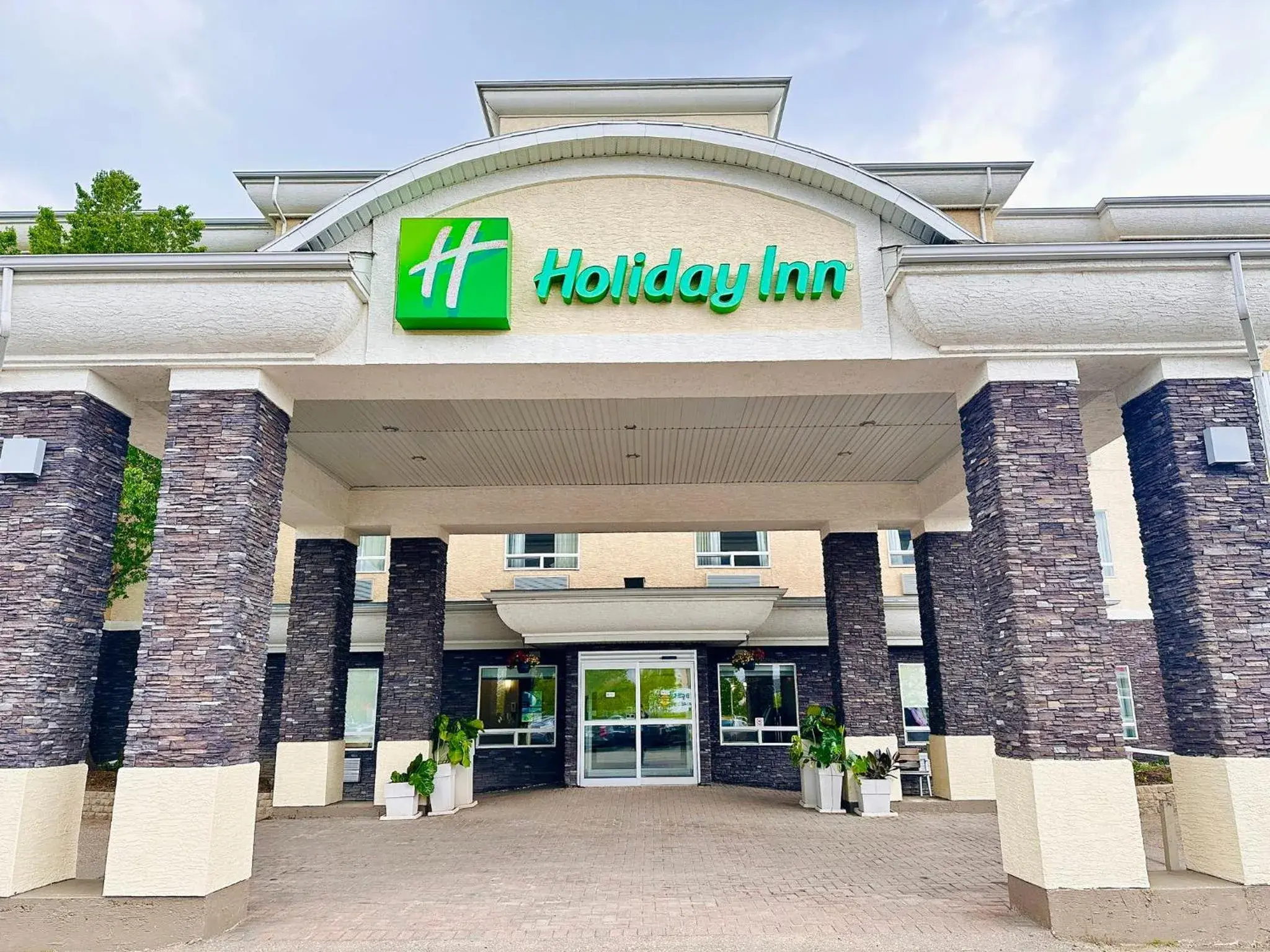 Property building in Holiday Inn Hotel & Suites Regina by IHG Property building in Holiday Inn Hotel & Suites Regina by IHG