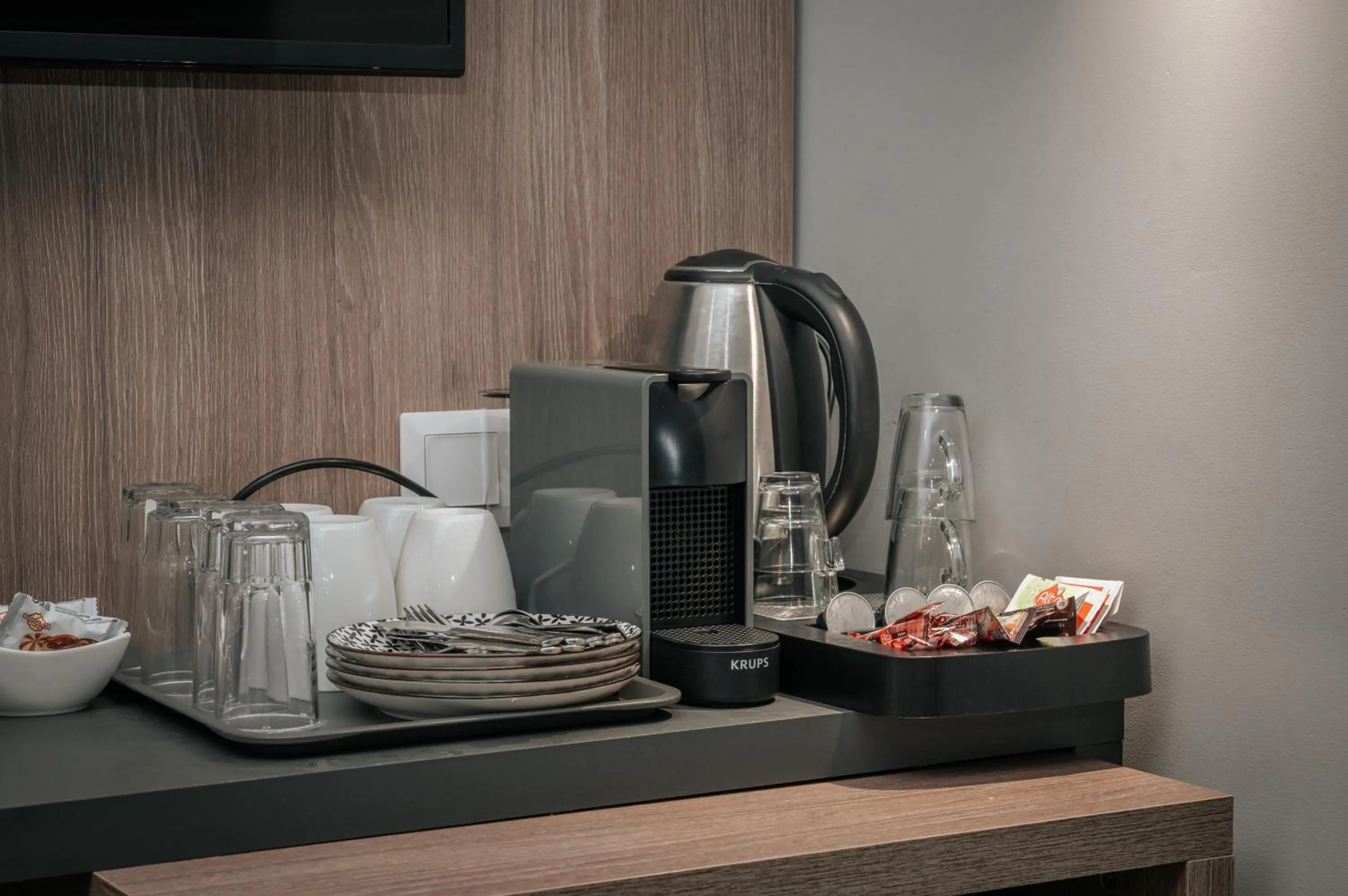 Coffee/tea facilities in Elizabeth Queen Luxury Rooms