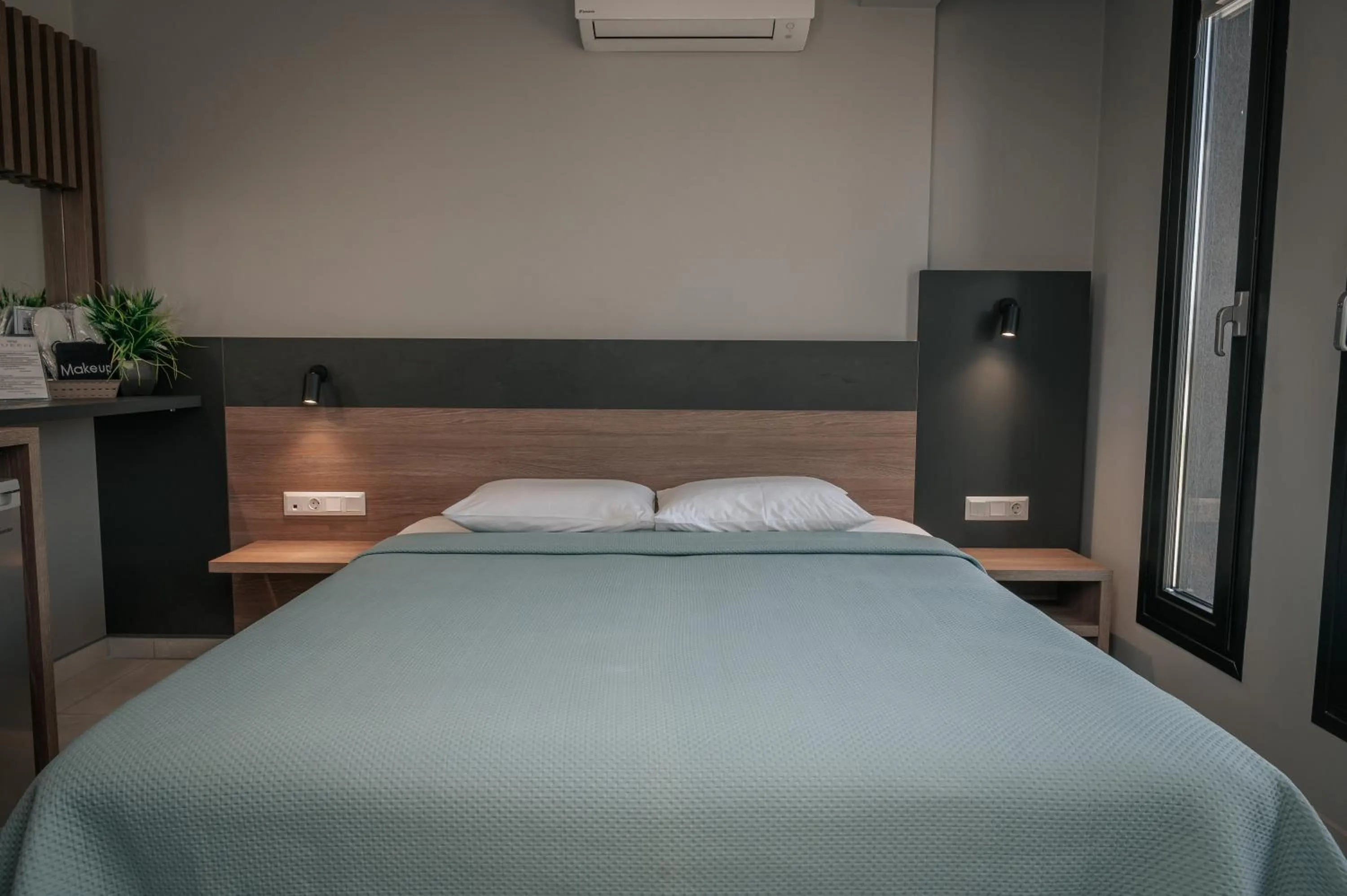 Bed in Elizabeth Queen Luxury Rooms