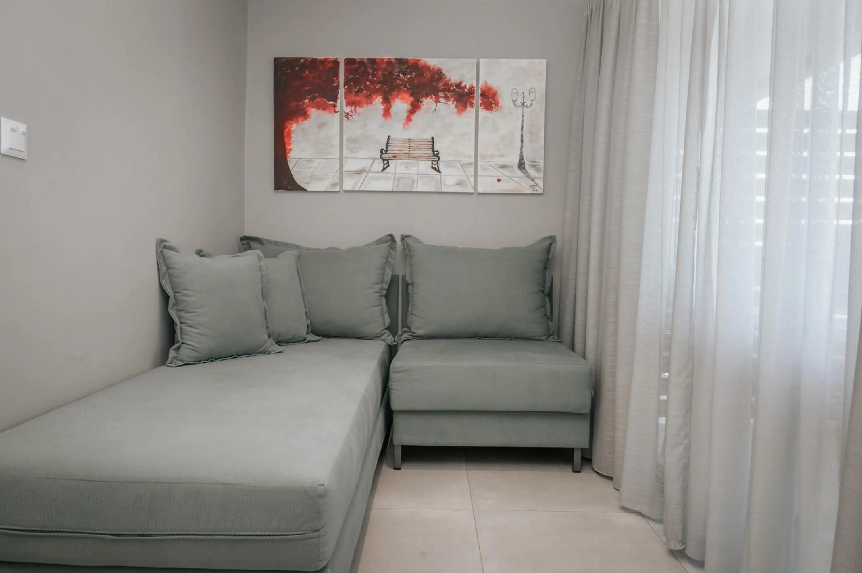 Living room, Bed in Elizabeth Queen Luxury Rooms